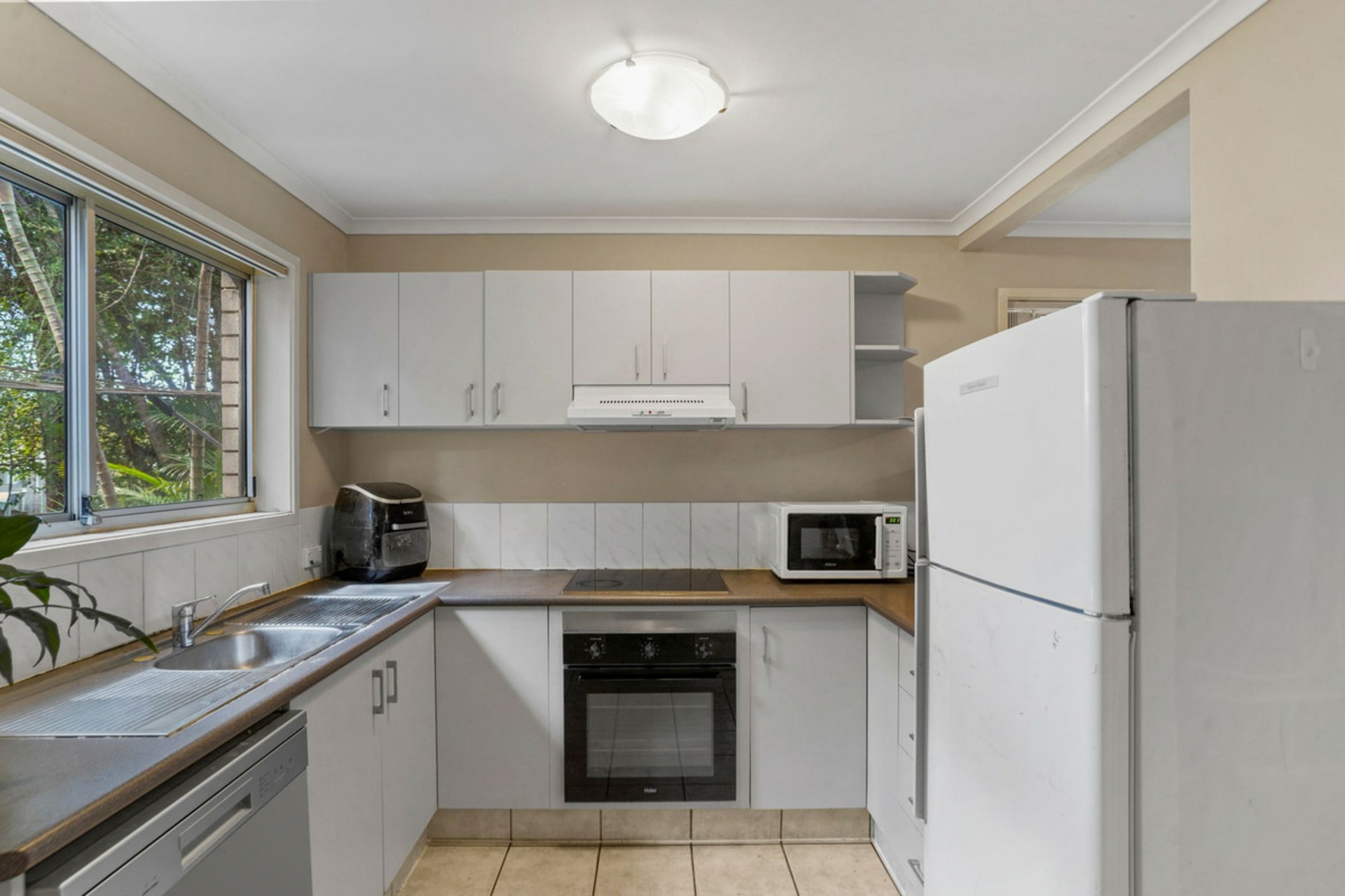 14/11-13 Martin Street — photo 2 of 19