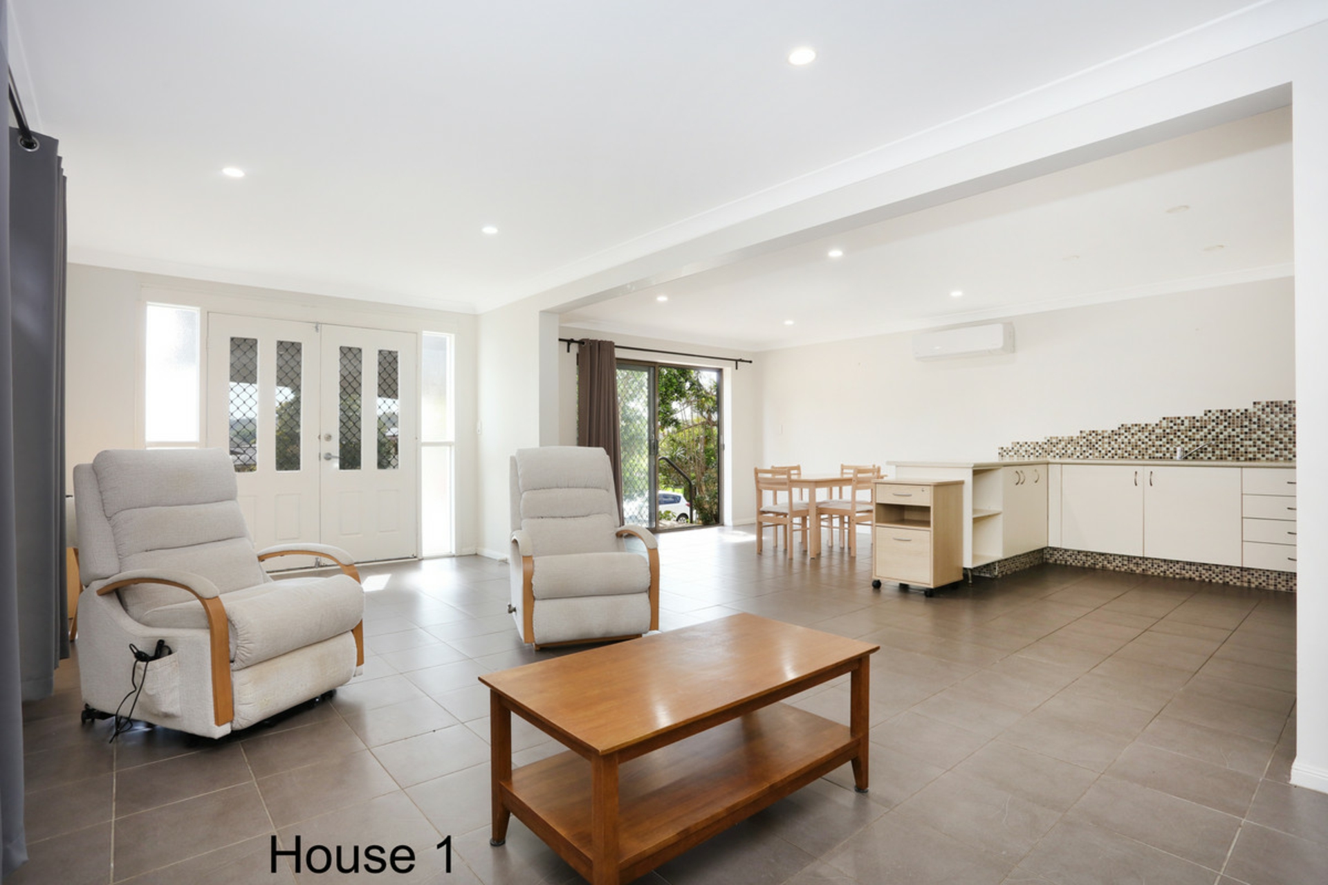 33 Warrener Street — photo 10 of 15