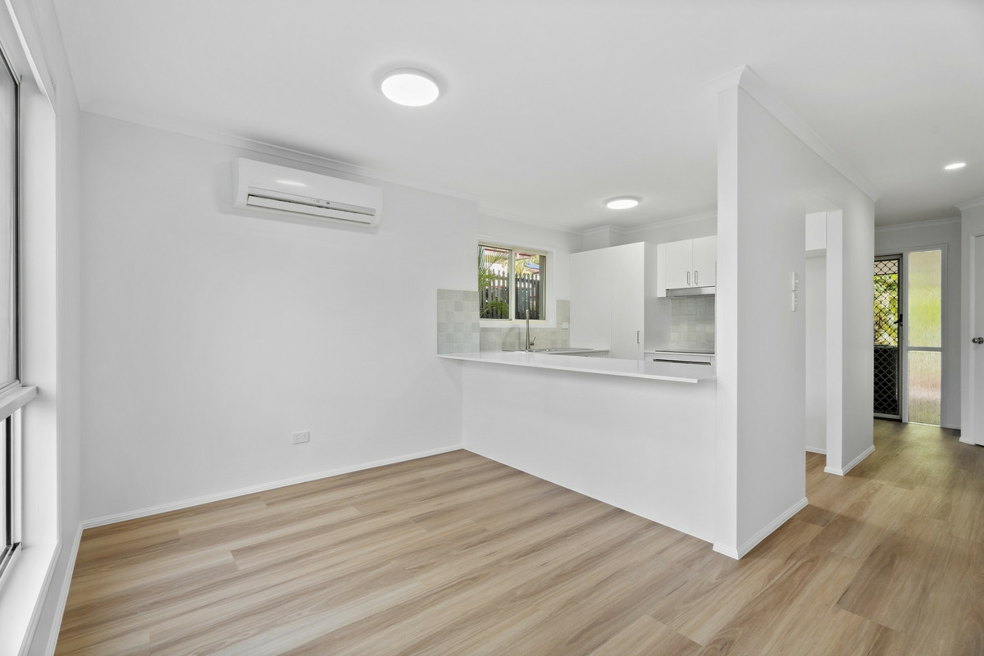 57/102-104 Alexander Drive — photo 8 of 14