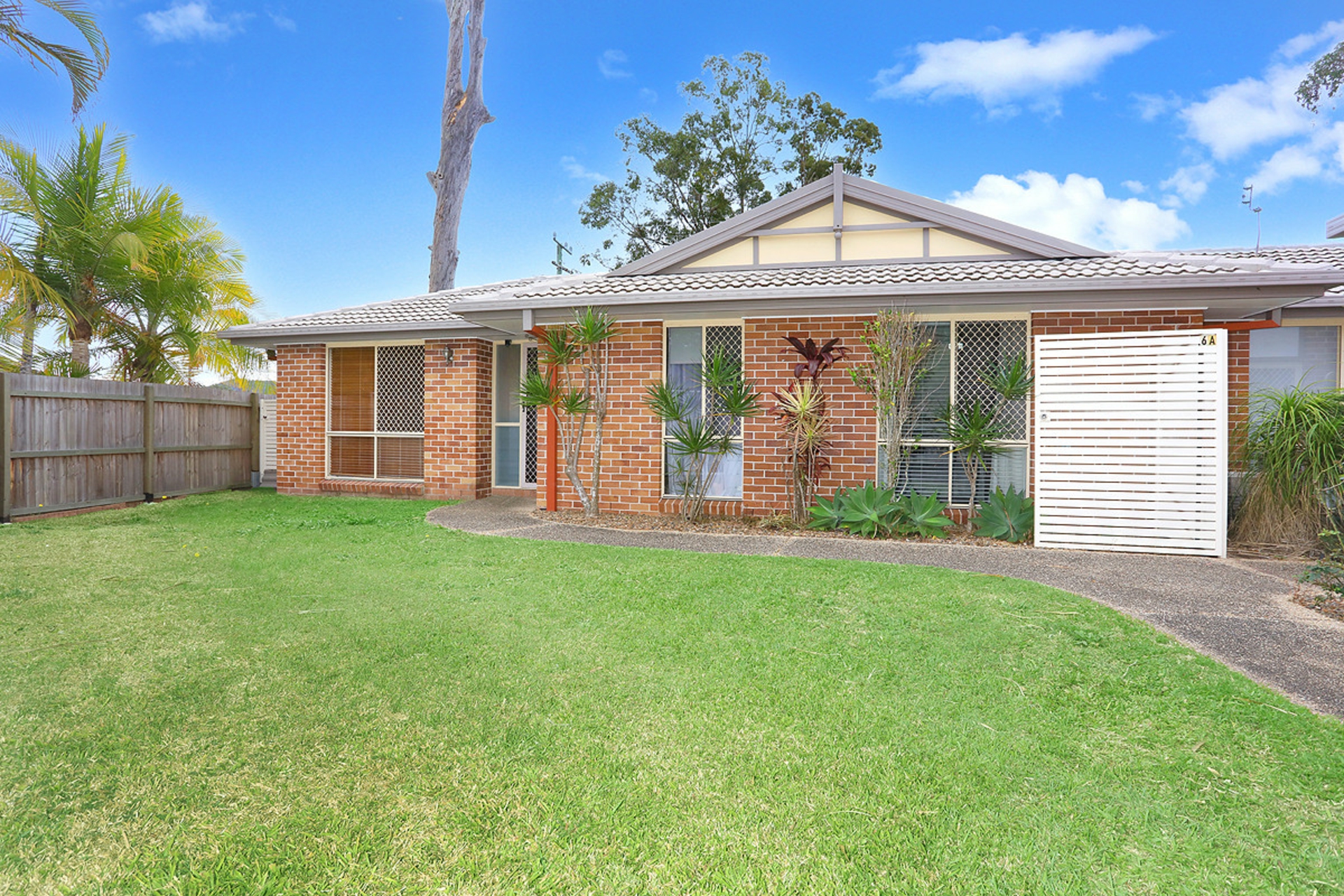 1/6 Peppercorn Court — photo from LJ Hooker Nerang