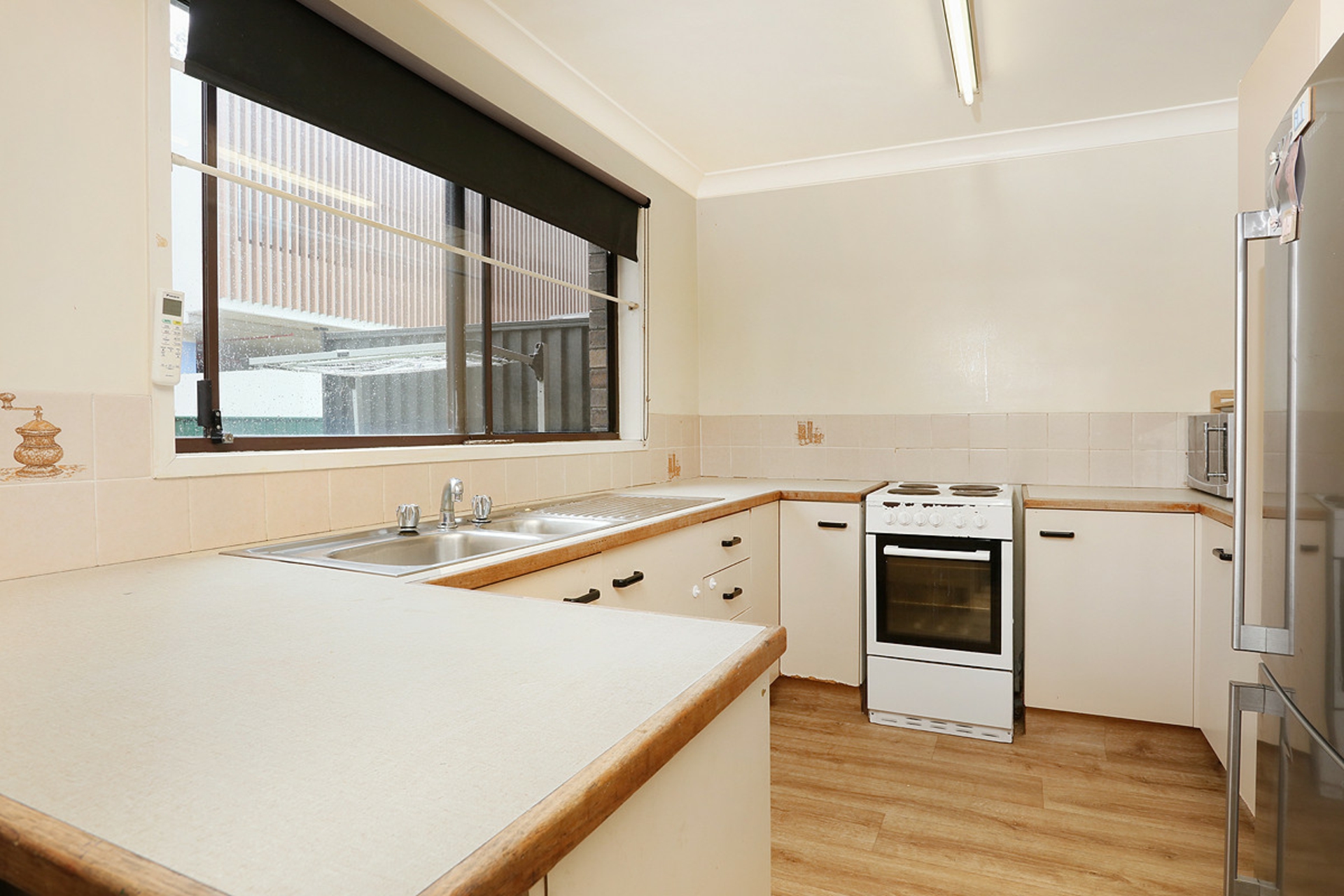 7 Banksia Court 67 Nerang Street — photo 4 of 12