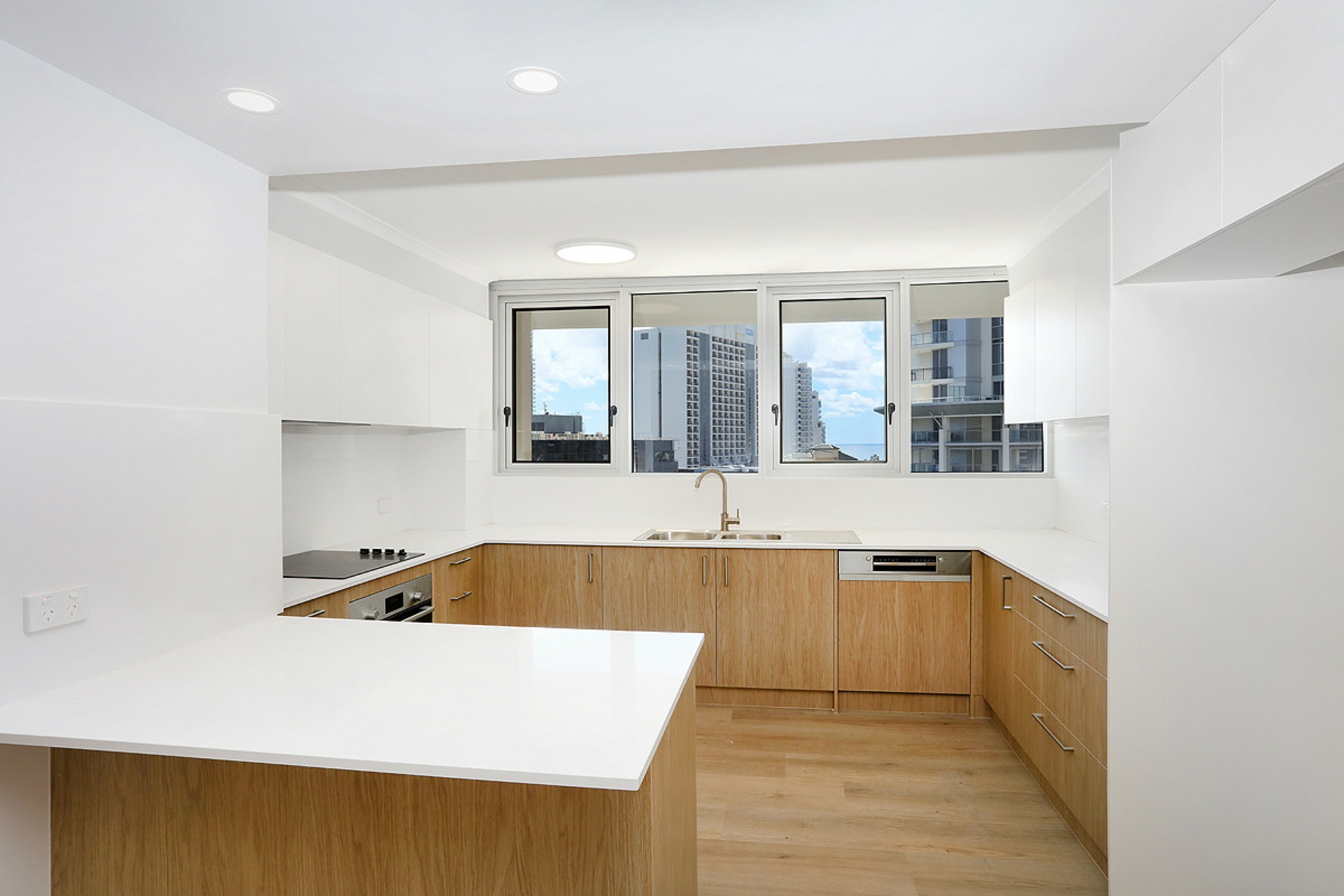 33/40 Ferny Avenue — photo 3 of 18