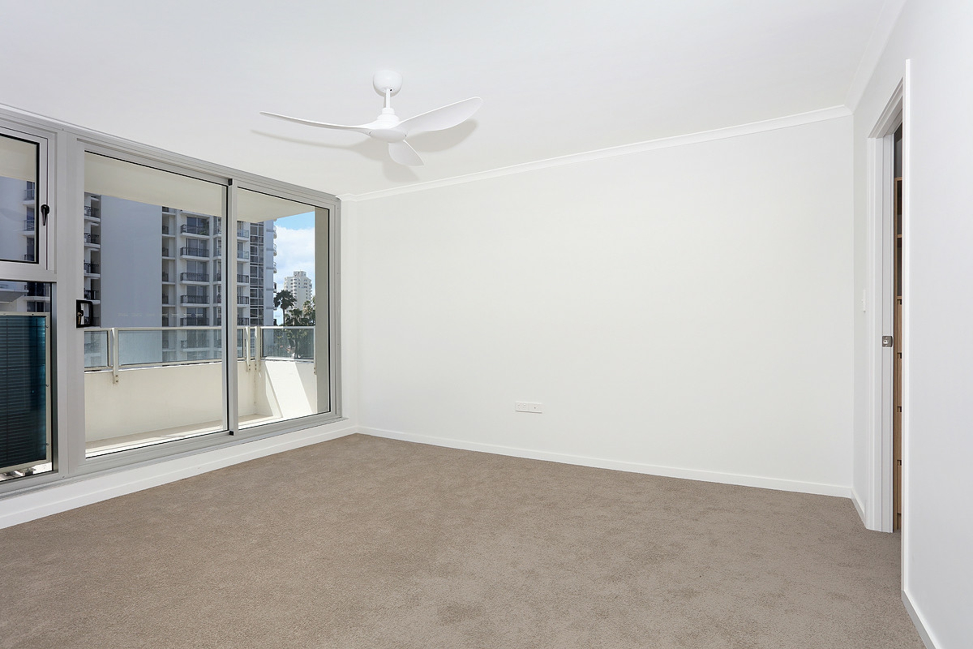 33/40 Ferny Avenue — photo 9 of 18