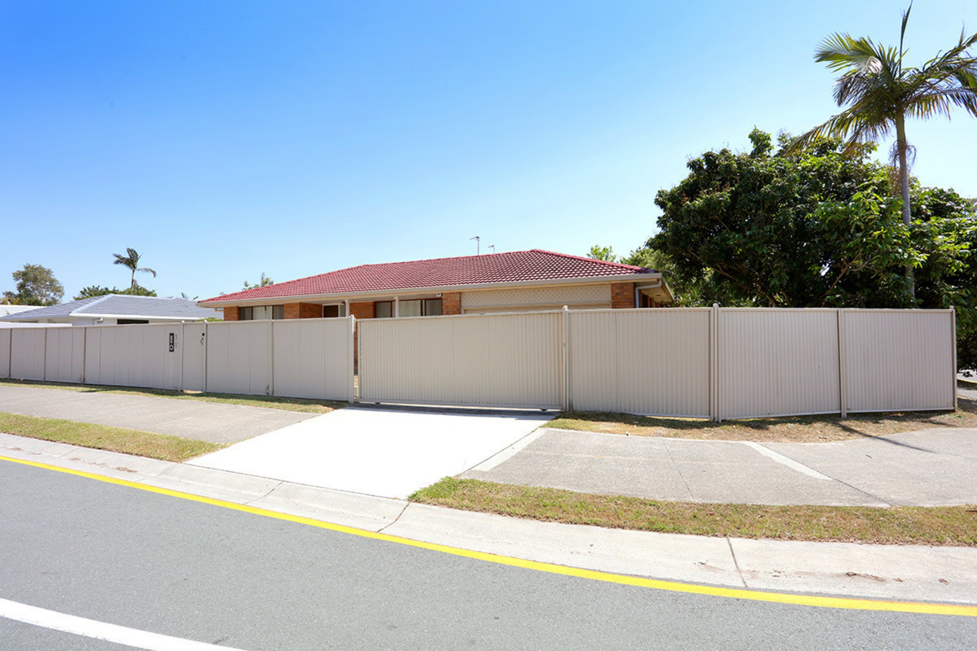 19 Oceanic Drive — photo 2 of 12