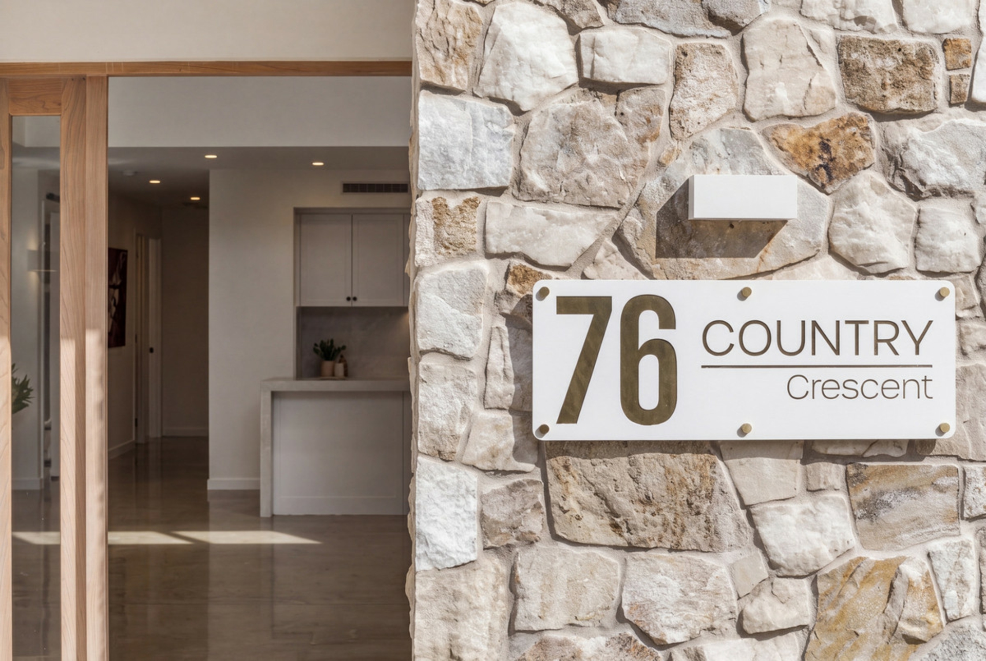 76 Country Crescent — photo 5 of 30