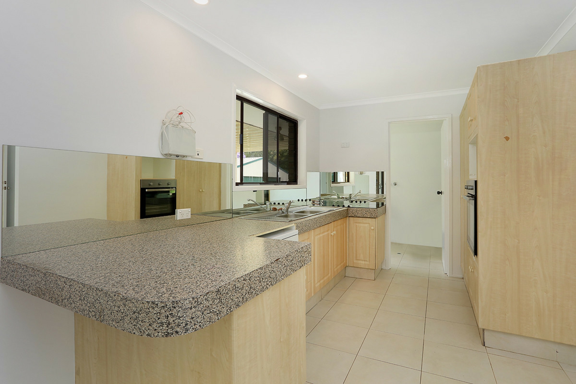 31 Lexington Drive — photo 4 of 10