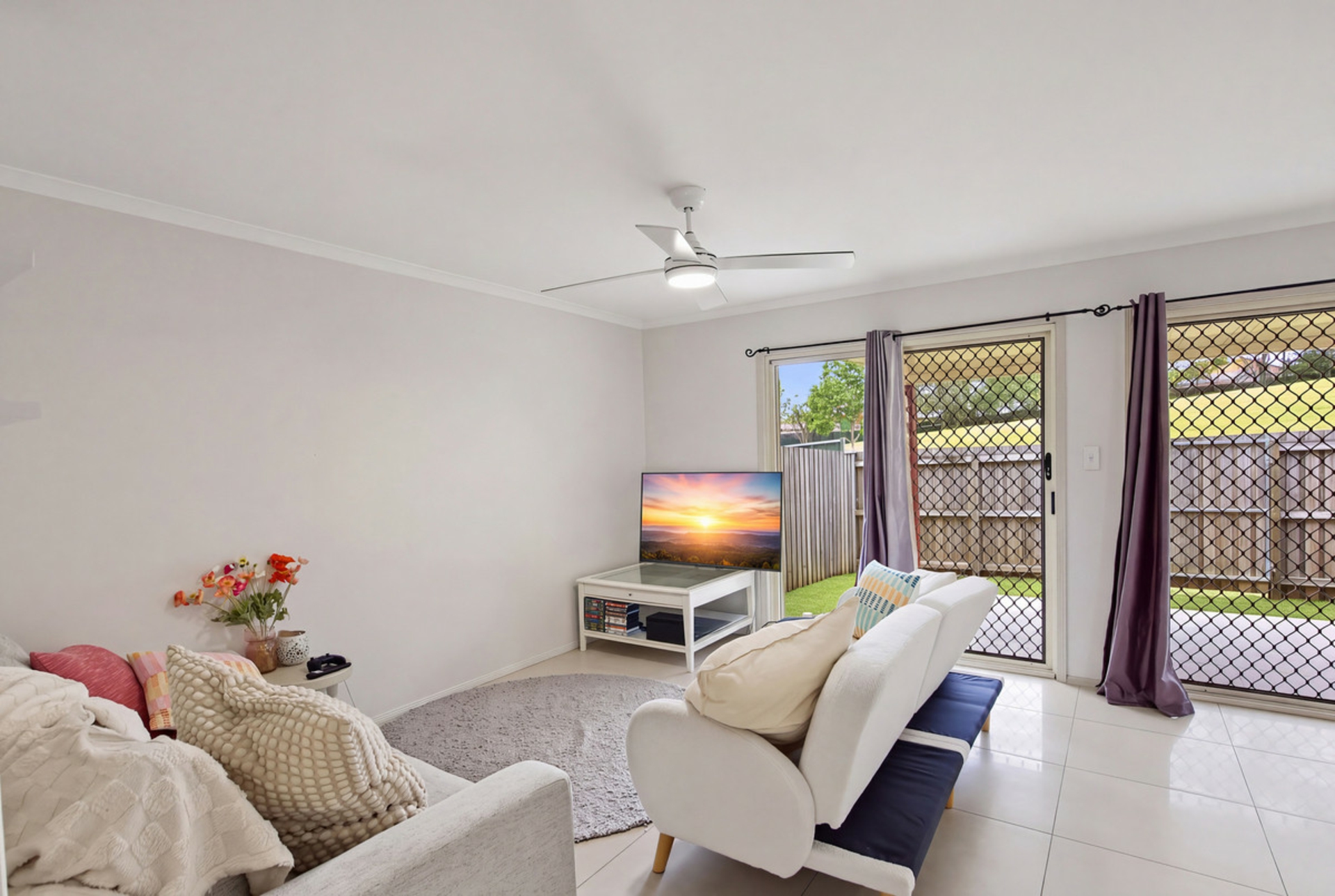 16/102-104 Alexander Drive — photo 3 of 17