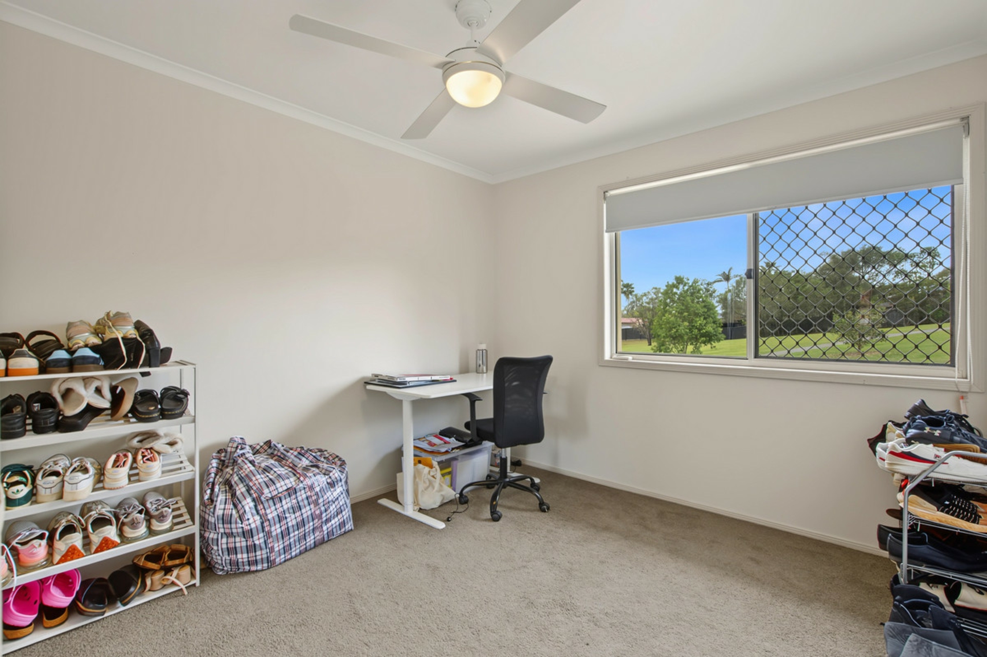 16/102-104 Alexander Drive — photo 12 of 17
