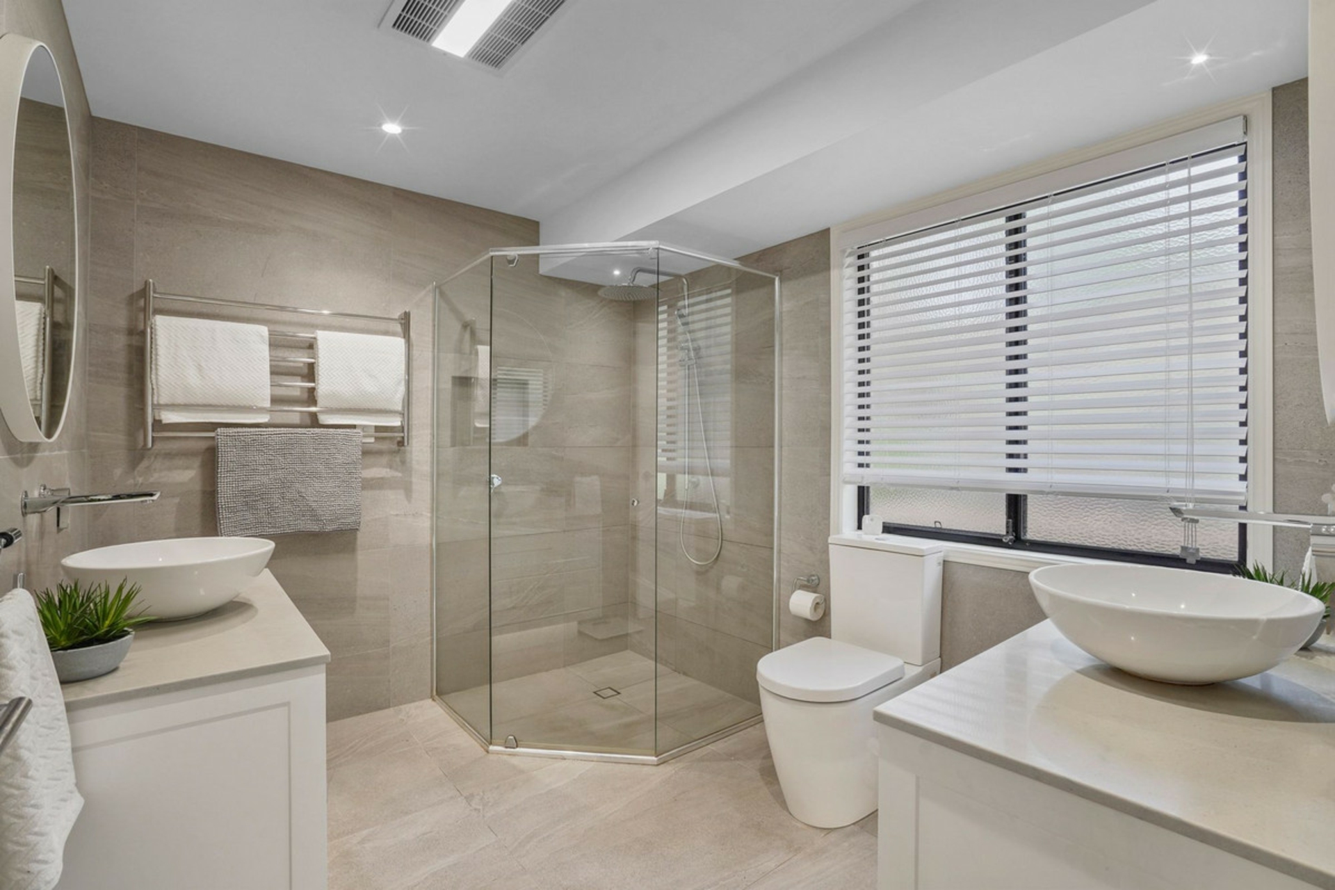 5-7 The Oval Drive — photo 14 of 23