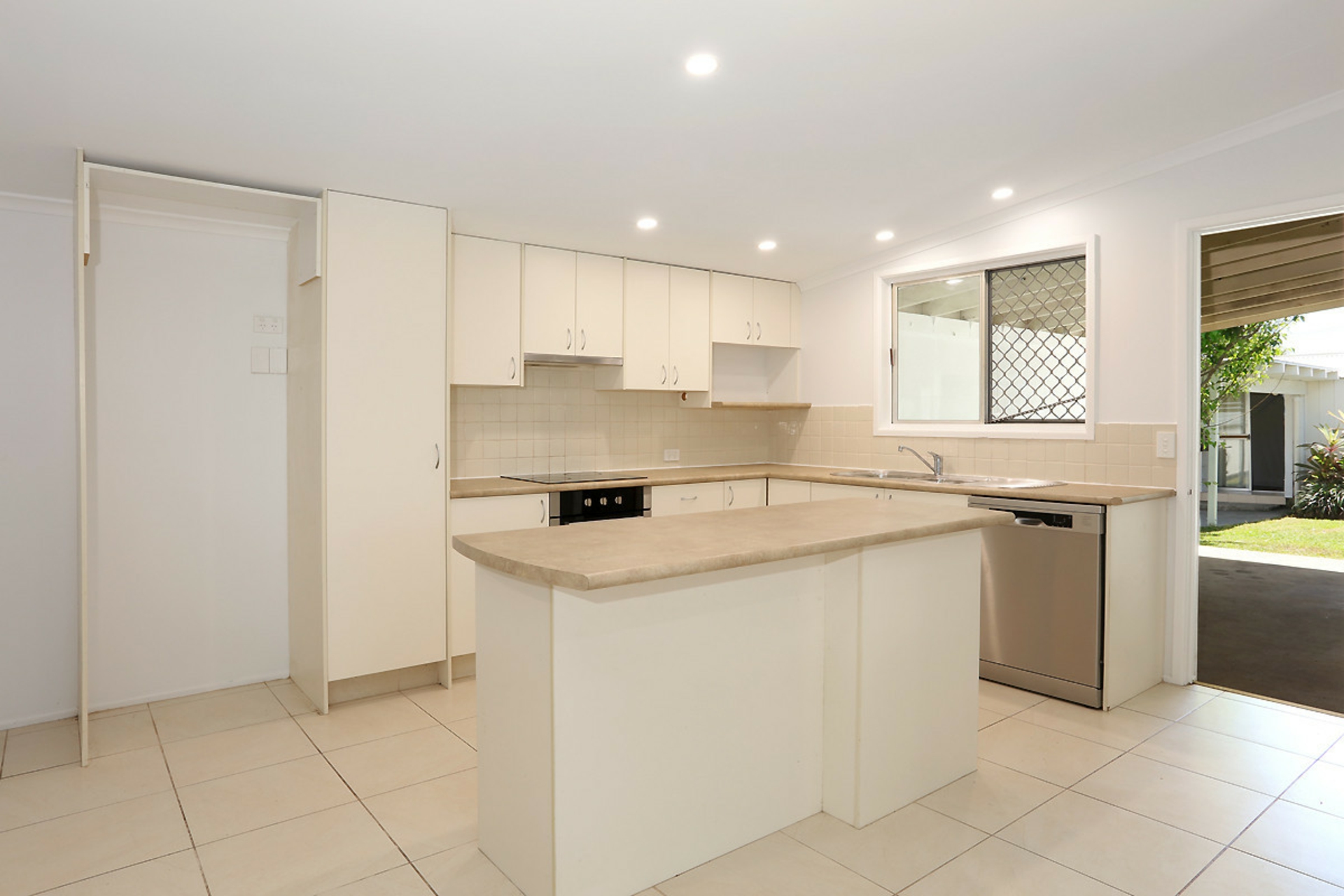 21 Jane Street — photo 3 of 11