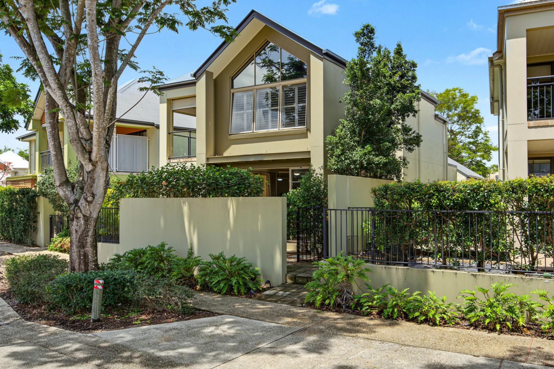 2065/1 The Vistas Drive — photo from LJ Hooker Nerang
