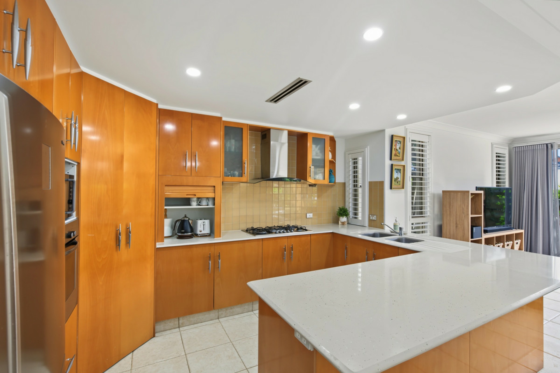 2065/1 The Vistas Drive — photo 10 of 27