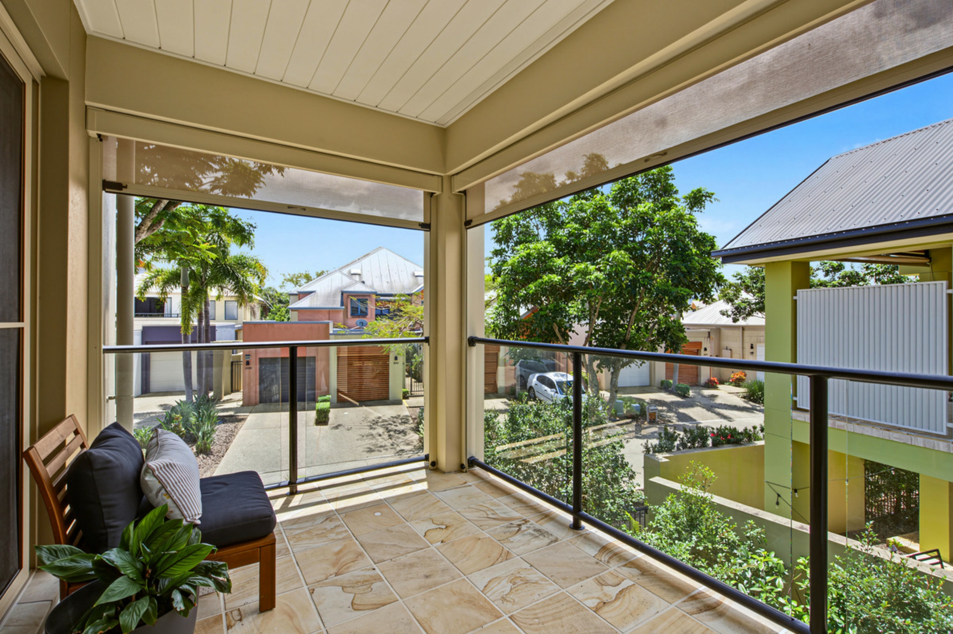 2065/1 The Vistas Drive — photo 12 of 27