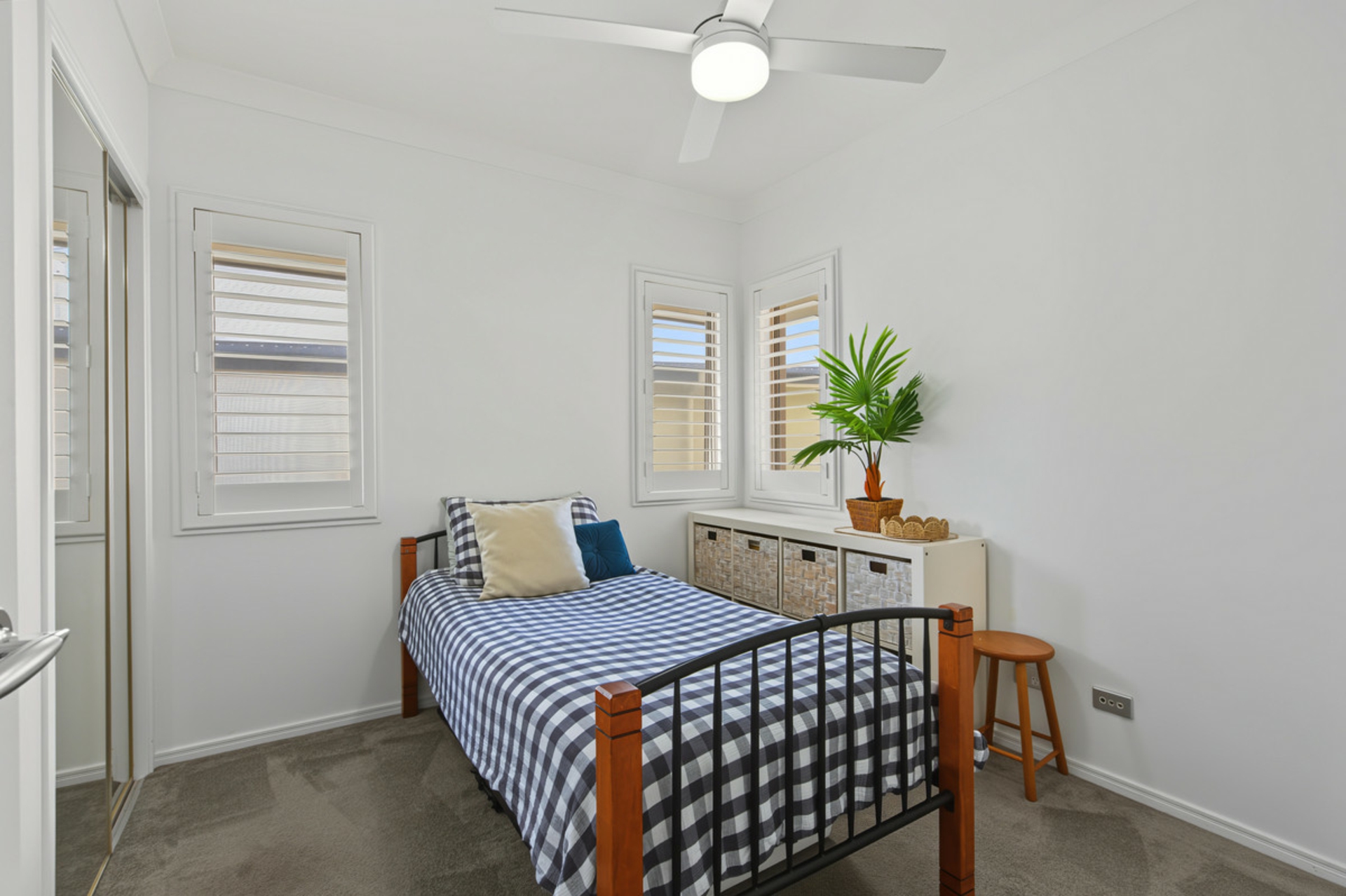2065/1 The Vistas Drive — photo 17 of 27