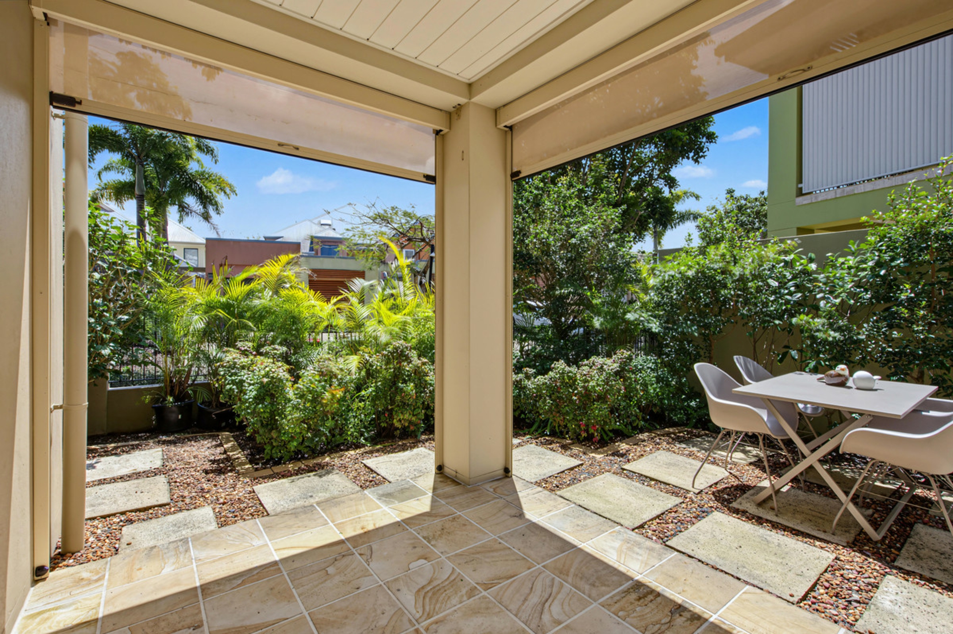 2065/1 The Vistas Drive — photo 20 of 27