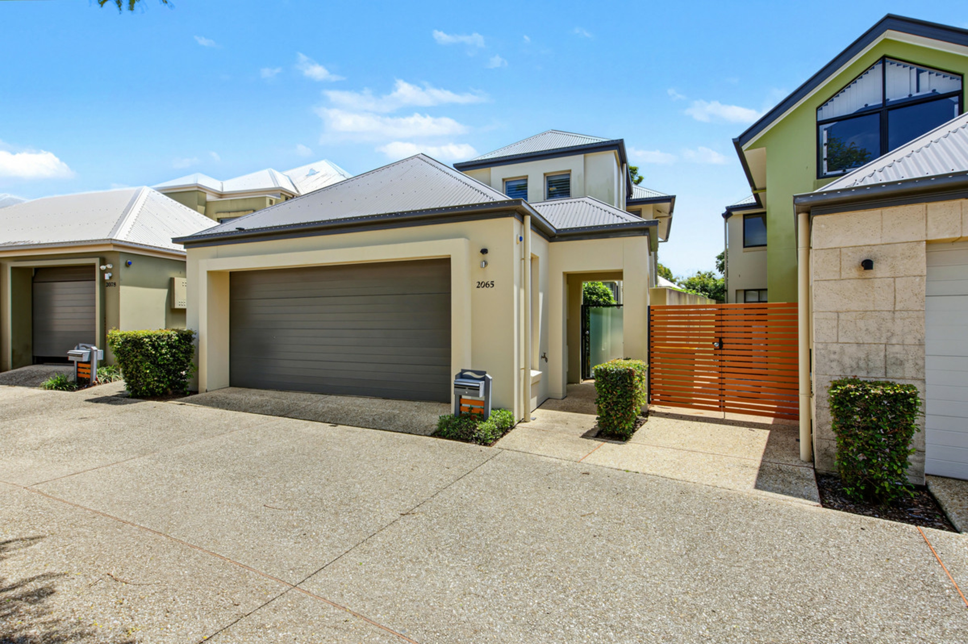 2065/1 The Vistas Drive — photo 22 of 27