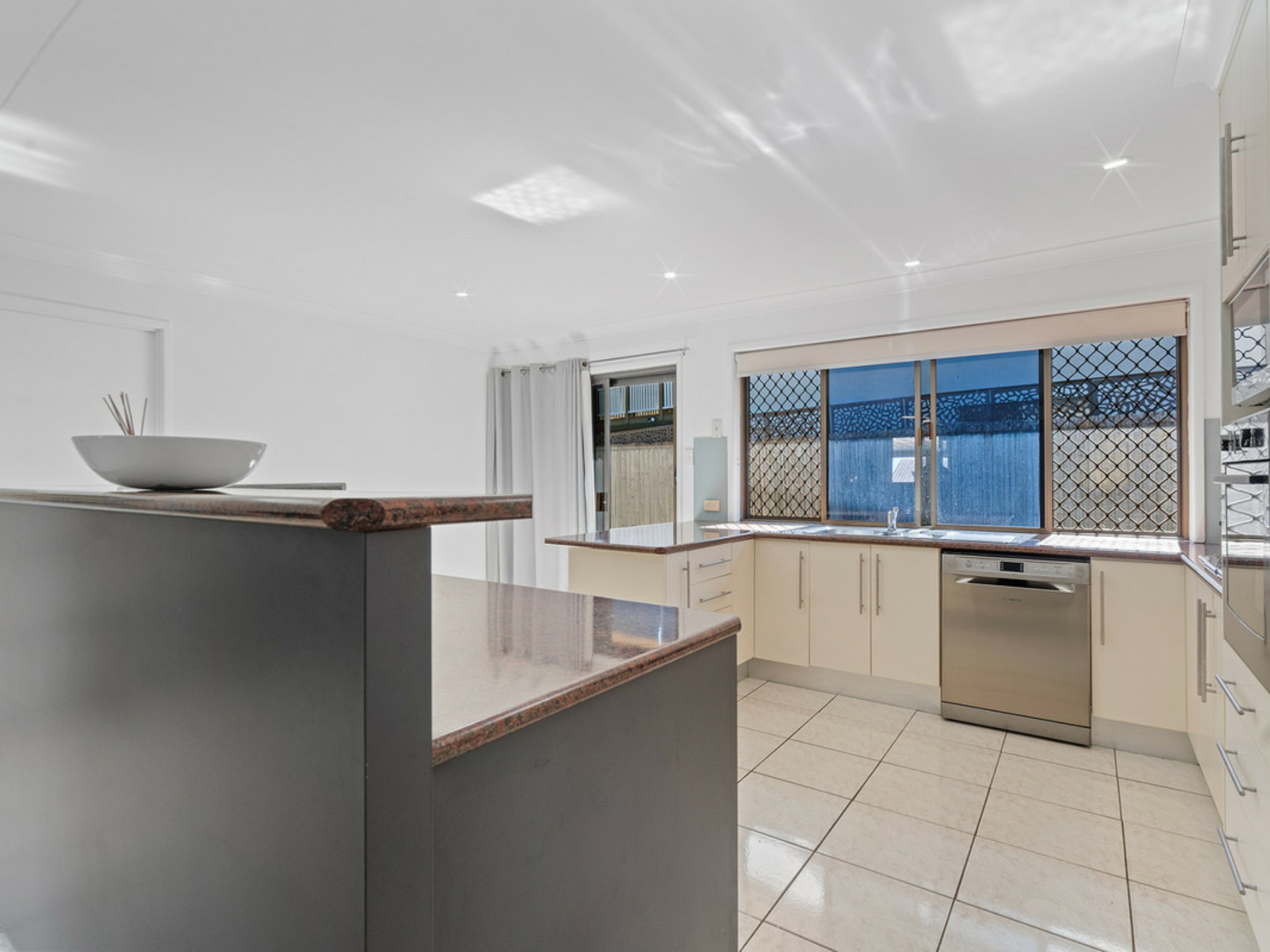 48 Jilbard Drive, SPRINGWOOD