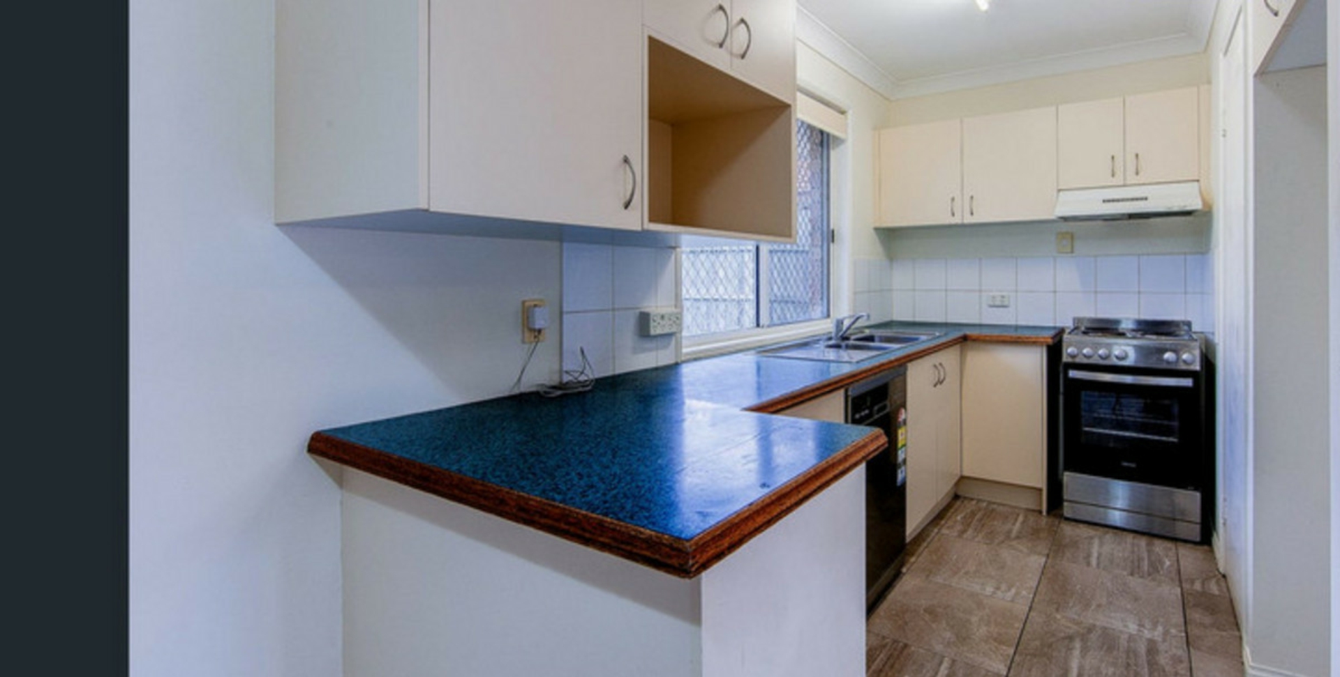 33 Rhodes Street, LOGANLEA
