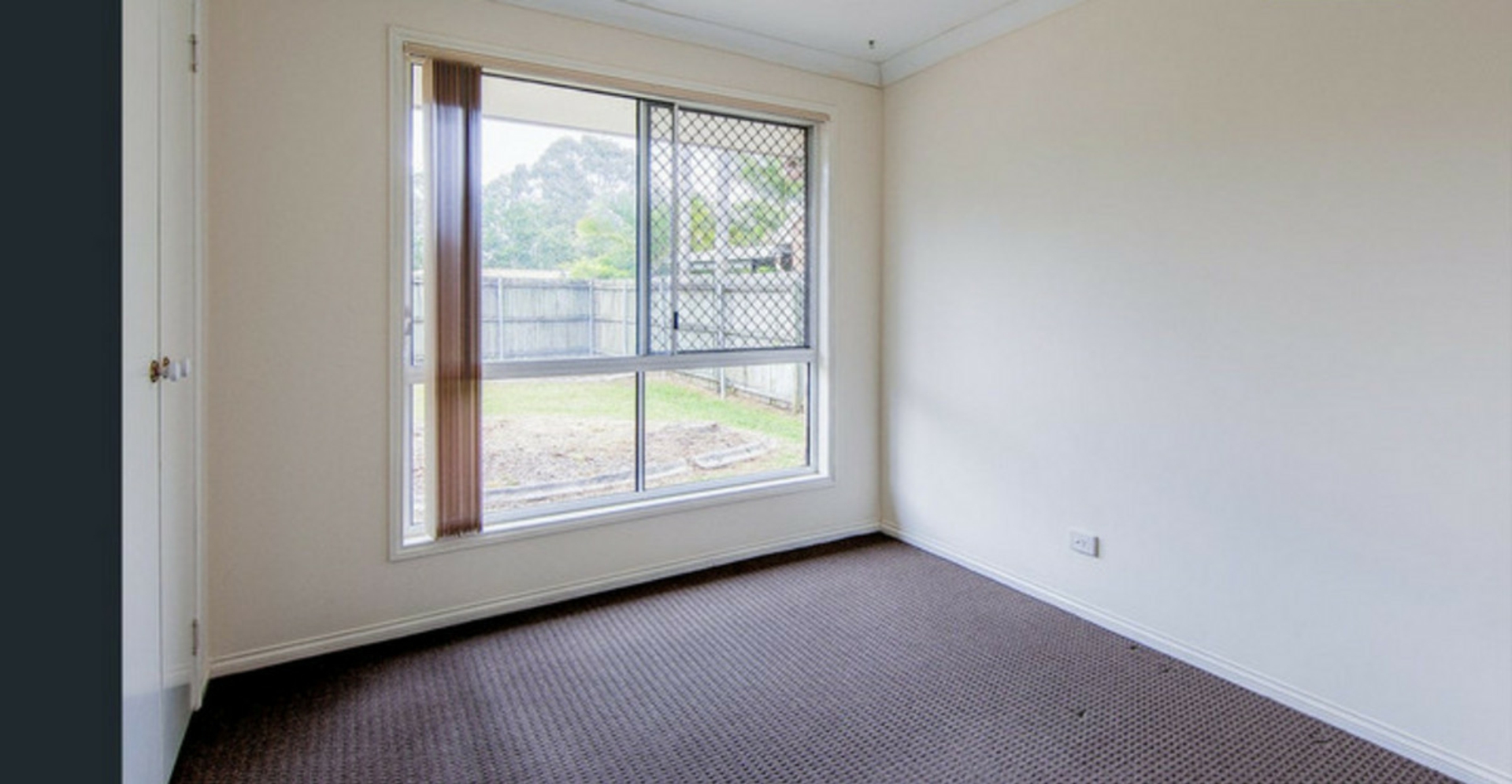 33 Rhodes Street, LOGANLEA
