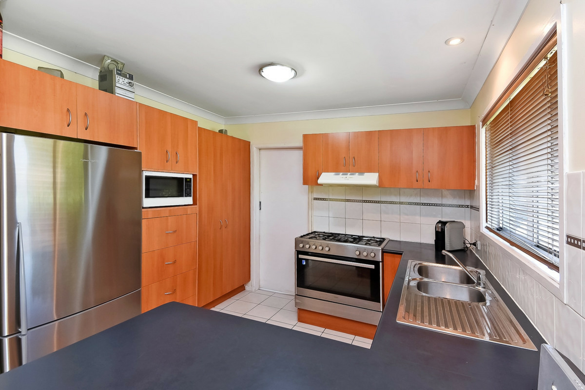 10 Lauretta Avenue, SPRINGWOOD