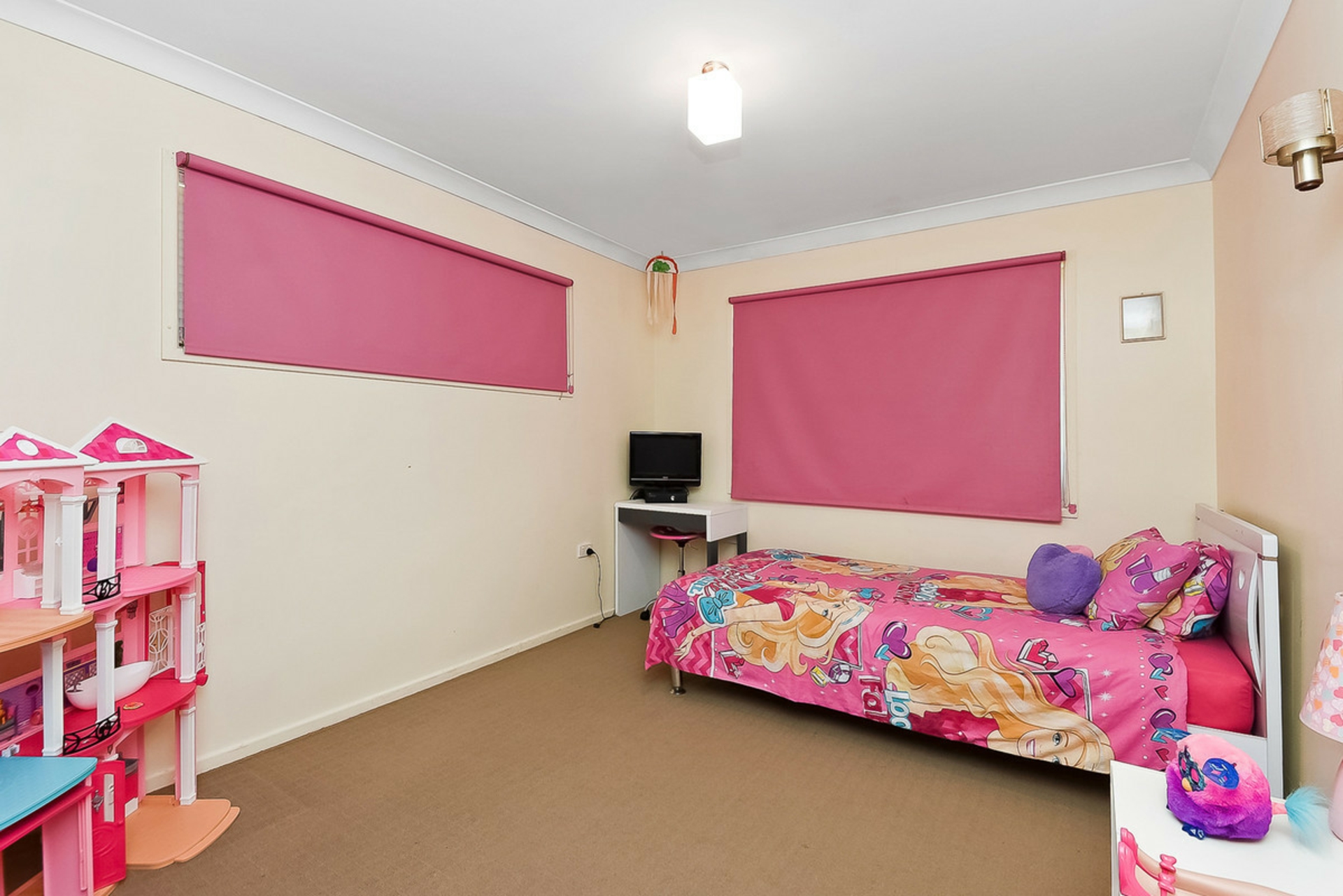 10 Lauretta Avenue, SPRINGWOOD