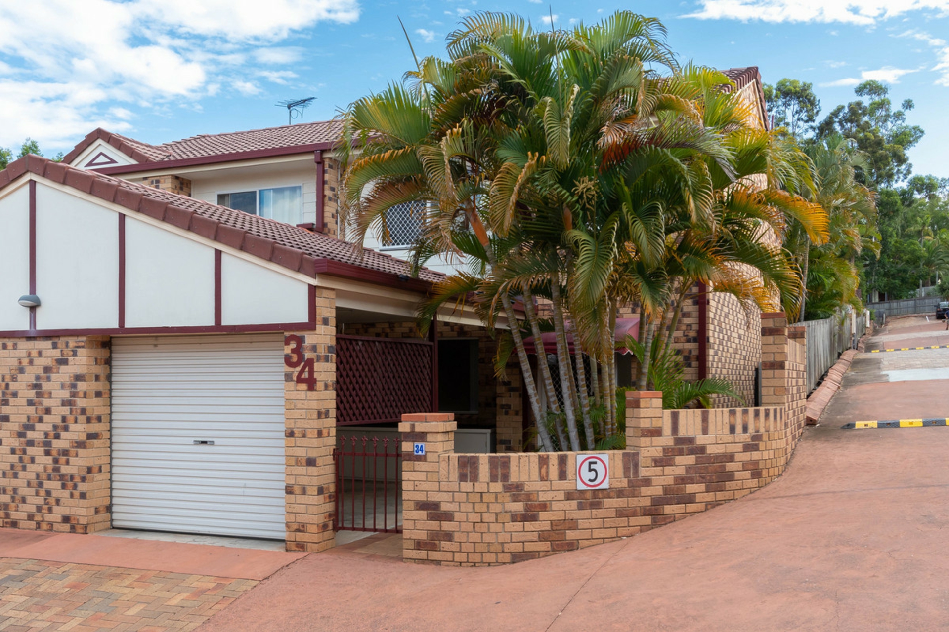 34/3809 Pacific Highway, TANAH MERAH