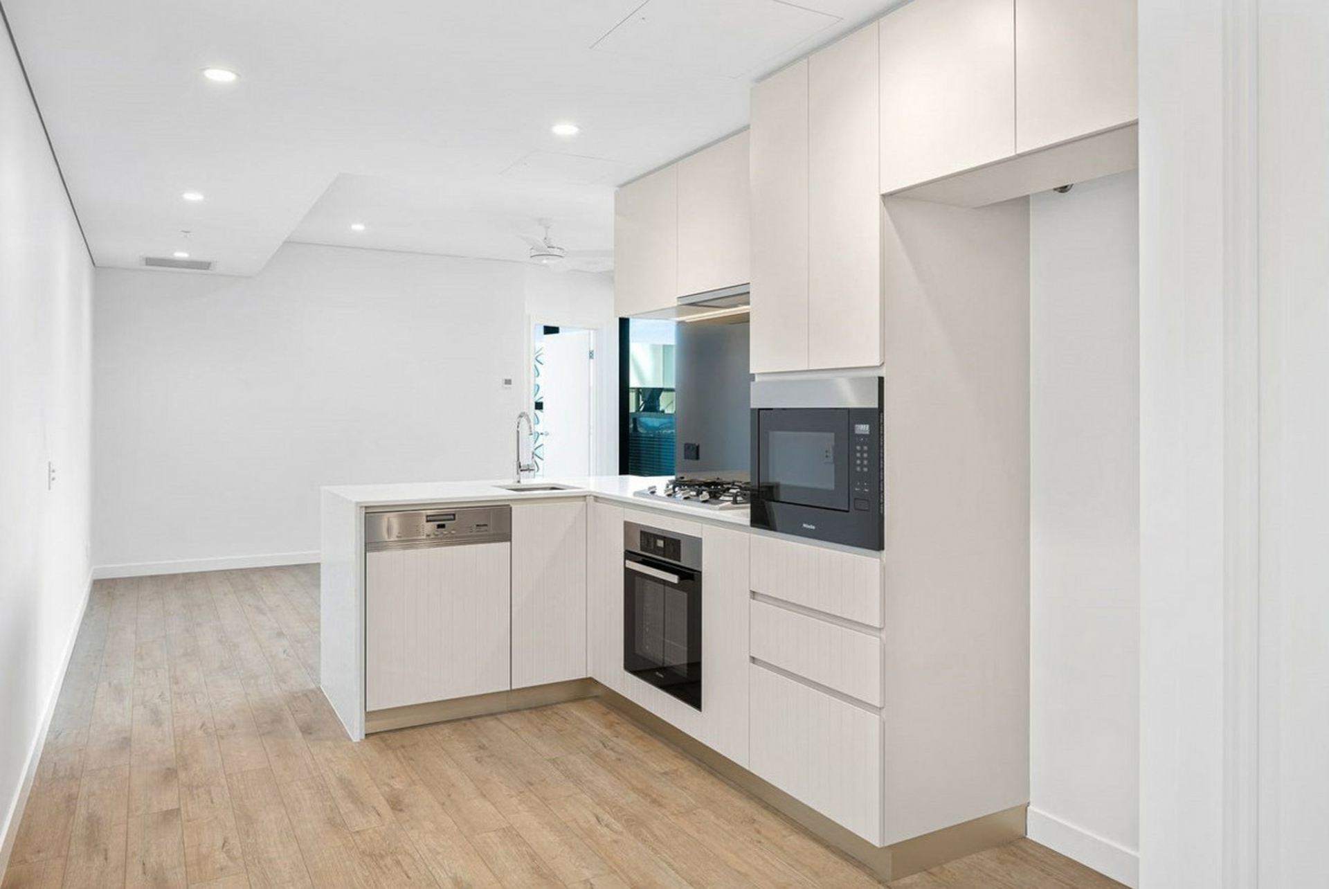 1401/8 Adelaide Street, BRISBANE CITY