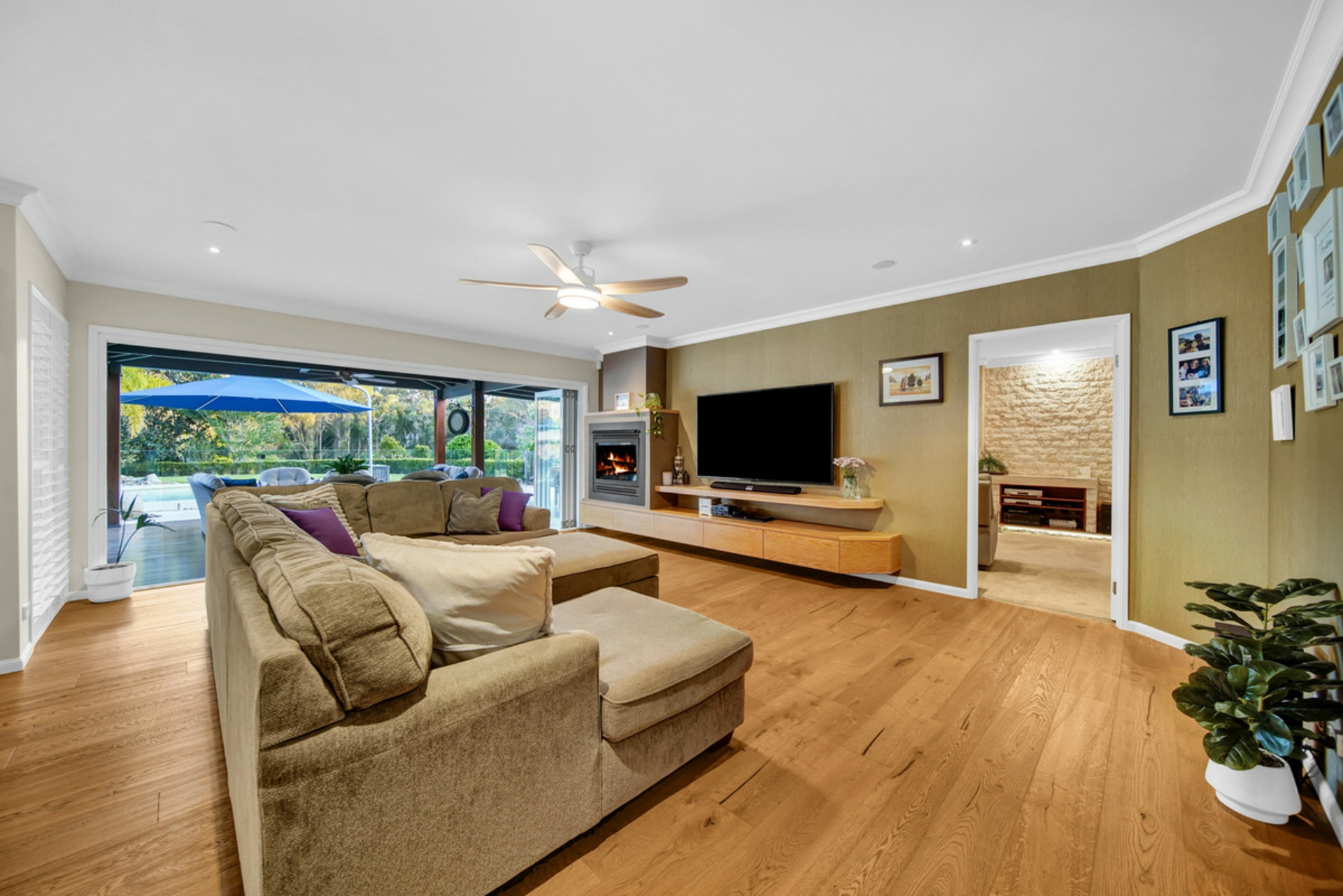 58-64 SOLWAY Crescent, CARBROOK
