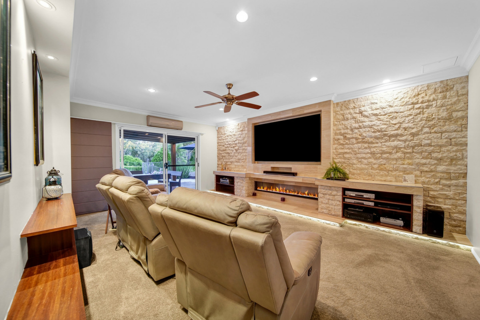 58-64 SOLWAY Crescent, CARBROOK