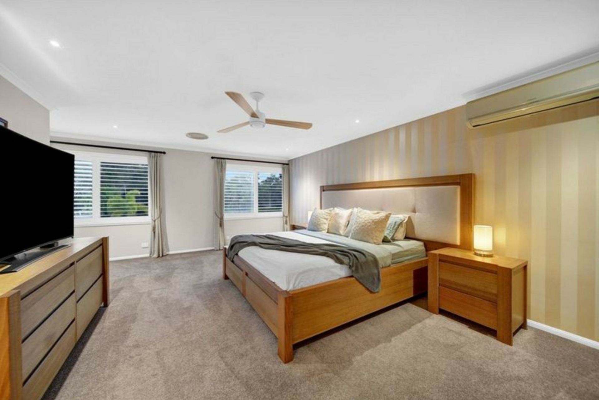 58-64 SOLWAY Crescent, CARBROOK