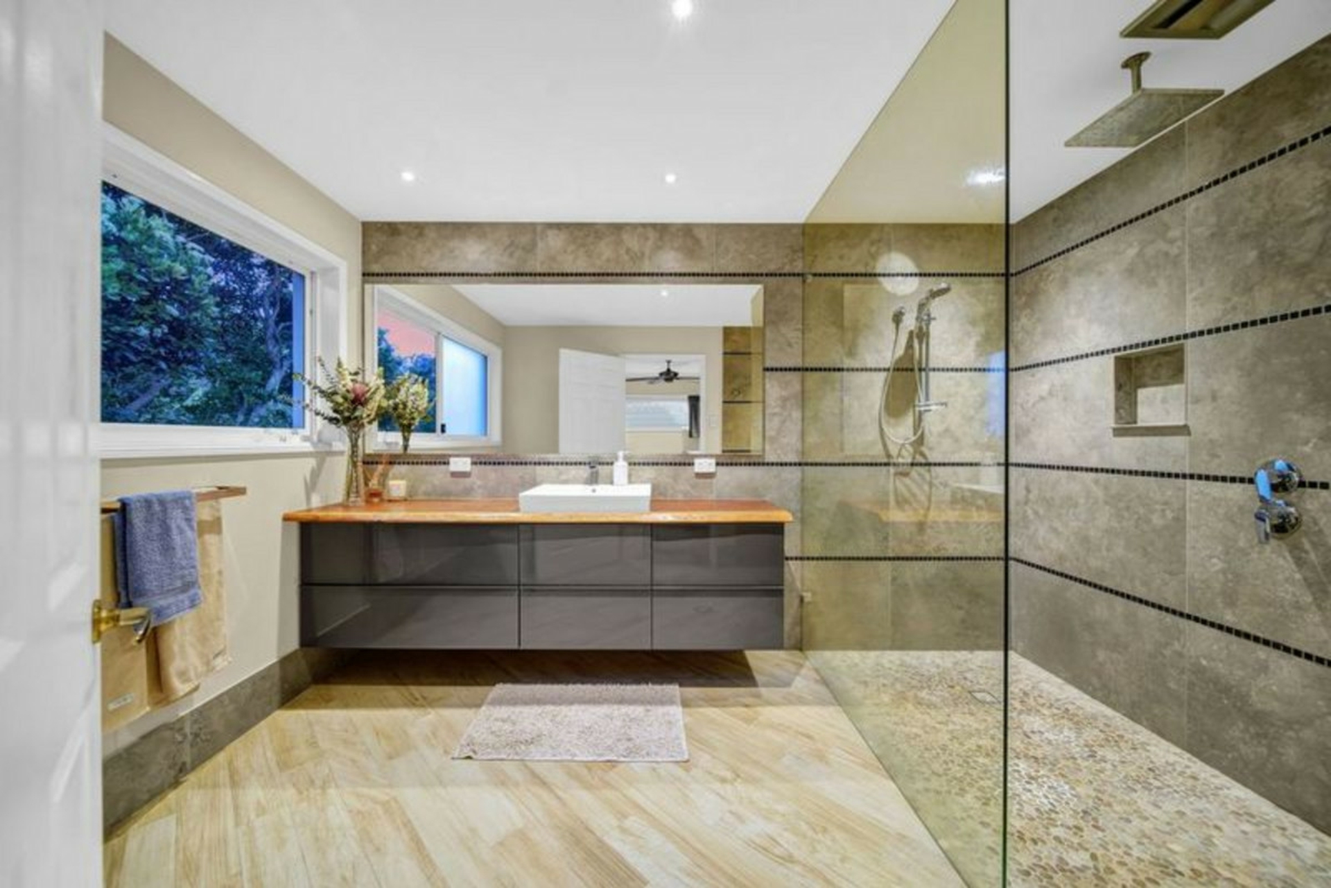 58-64 SOLWAY Crescent, CARBROOK