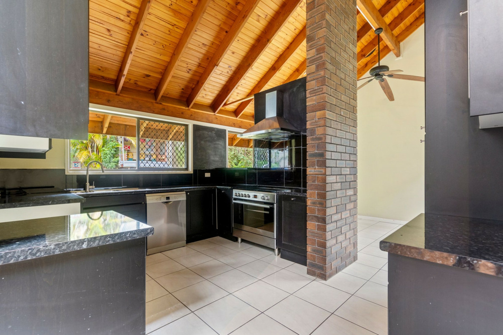 5 Bauhinia Court, SHAILER PARK