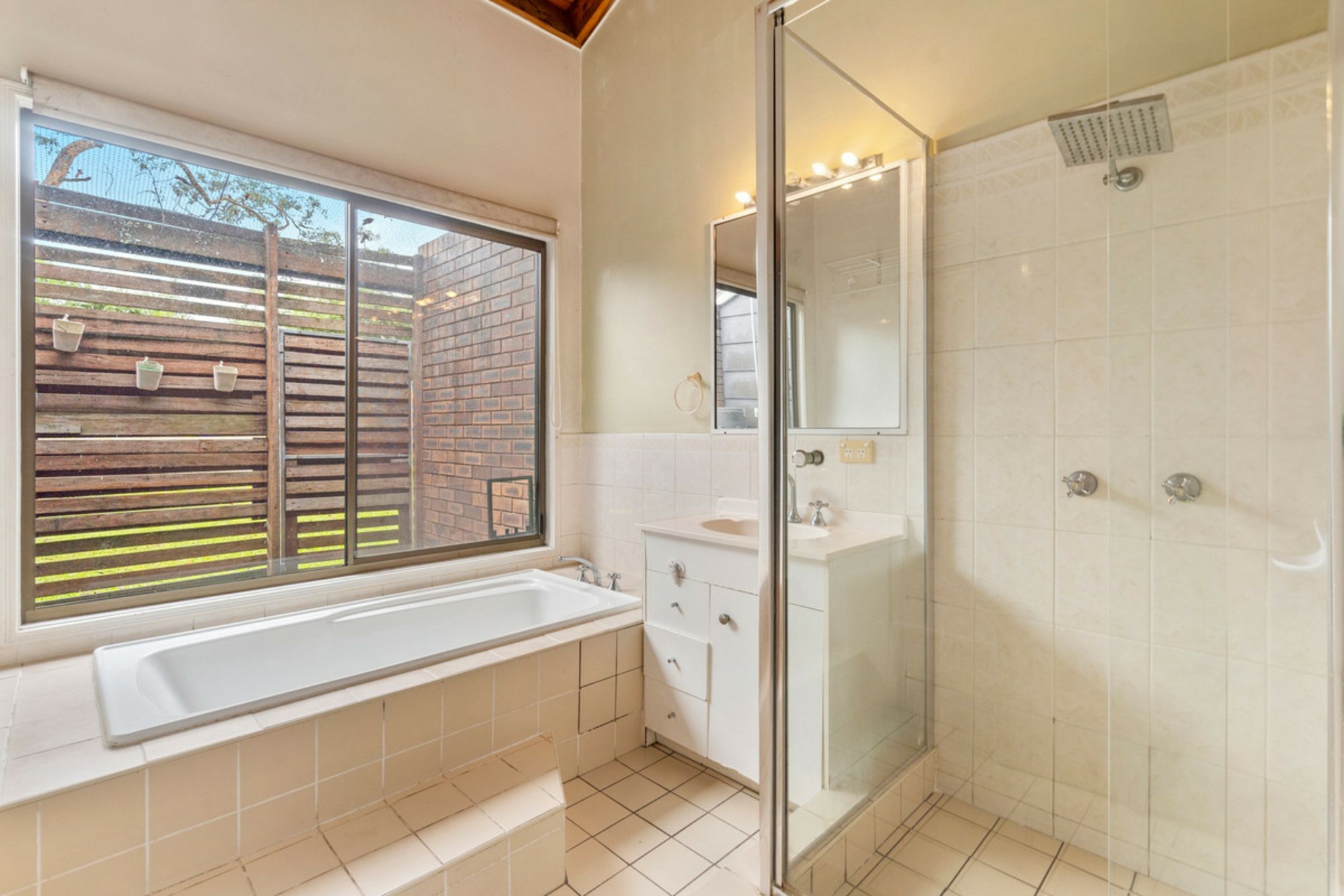 5 Bauhinia Court, SHAILER PARK