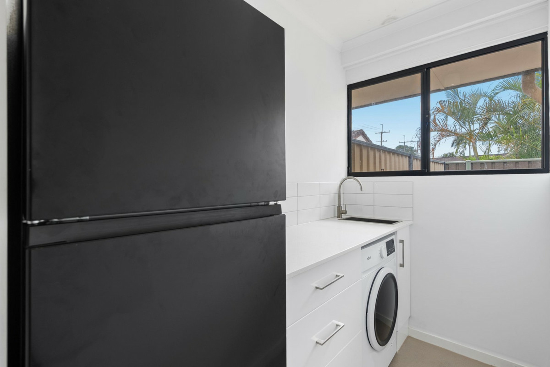 56 Paradise Road, SLACKS CREEK