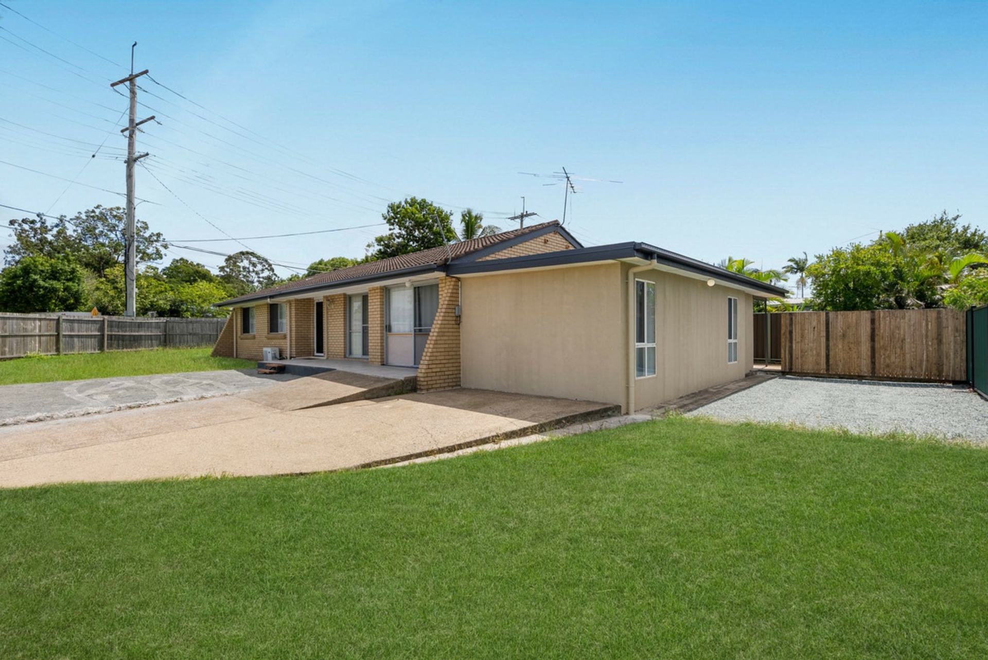 56 Paradise Road, SLACKS CREEK