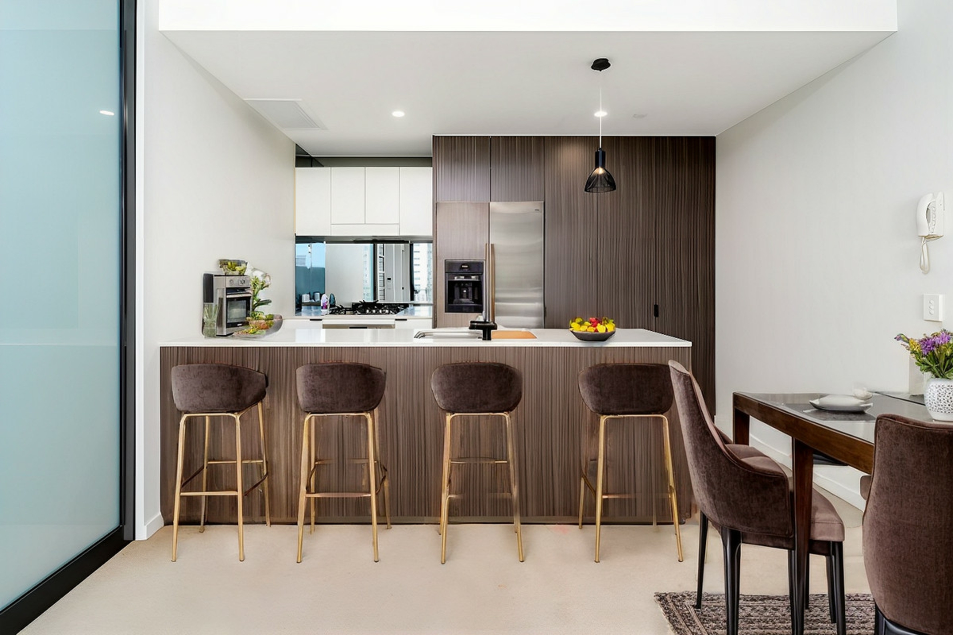 612/2-4 Edmondstone Street, SOUTH BRISBANE