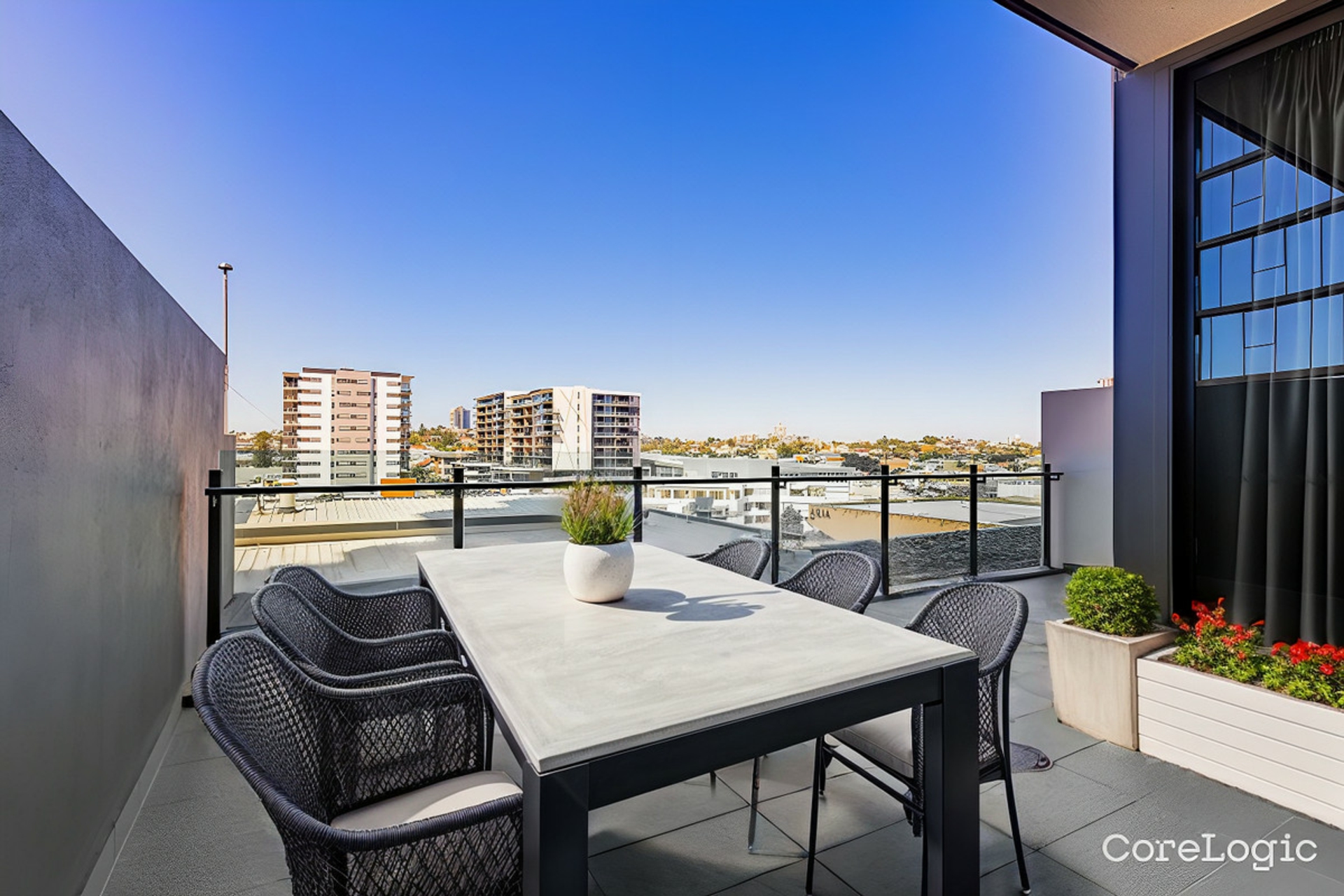 612/2-4 Edmondstone Street, SOUTH BRISBANE