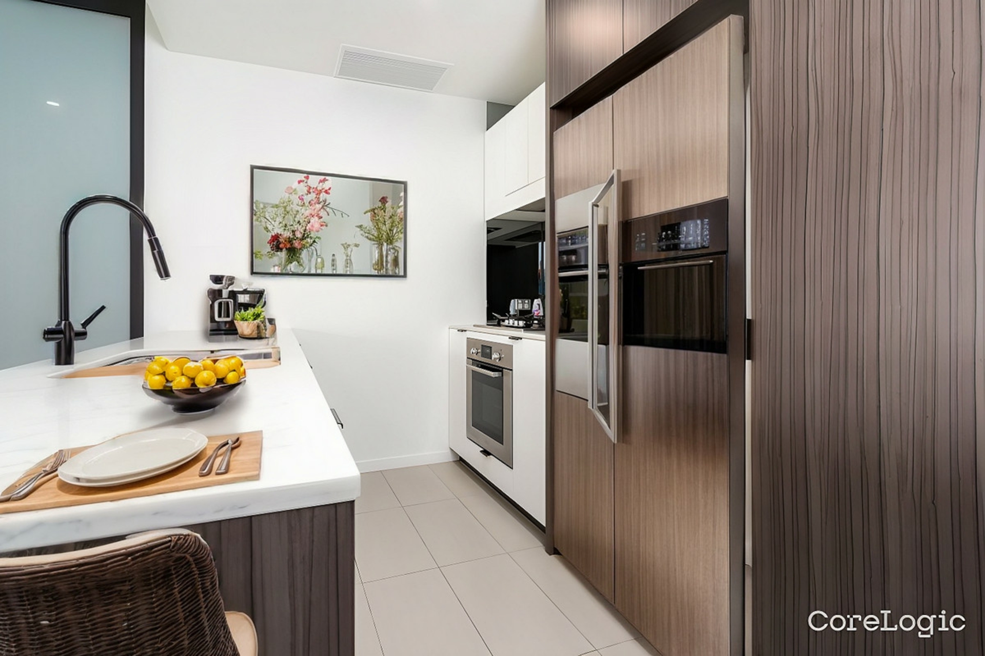 612/2-4 Edmondstone Street, SOUTH BRISBANE