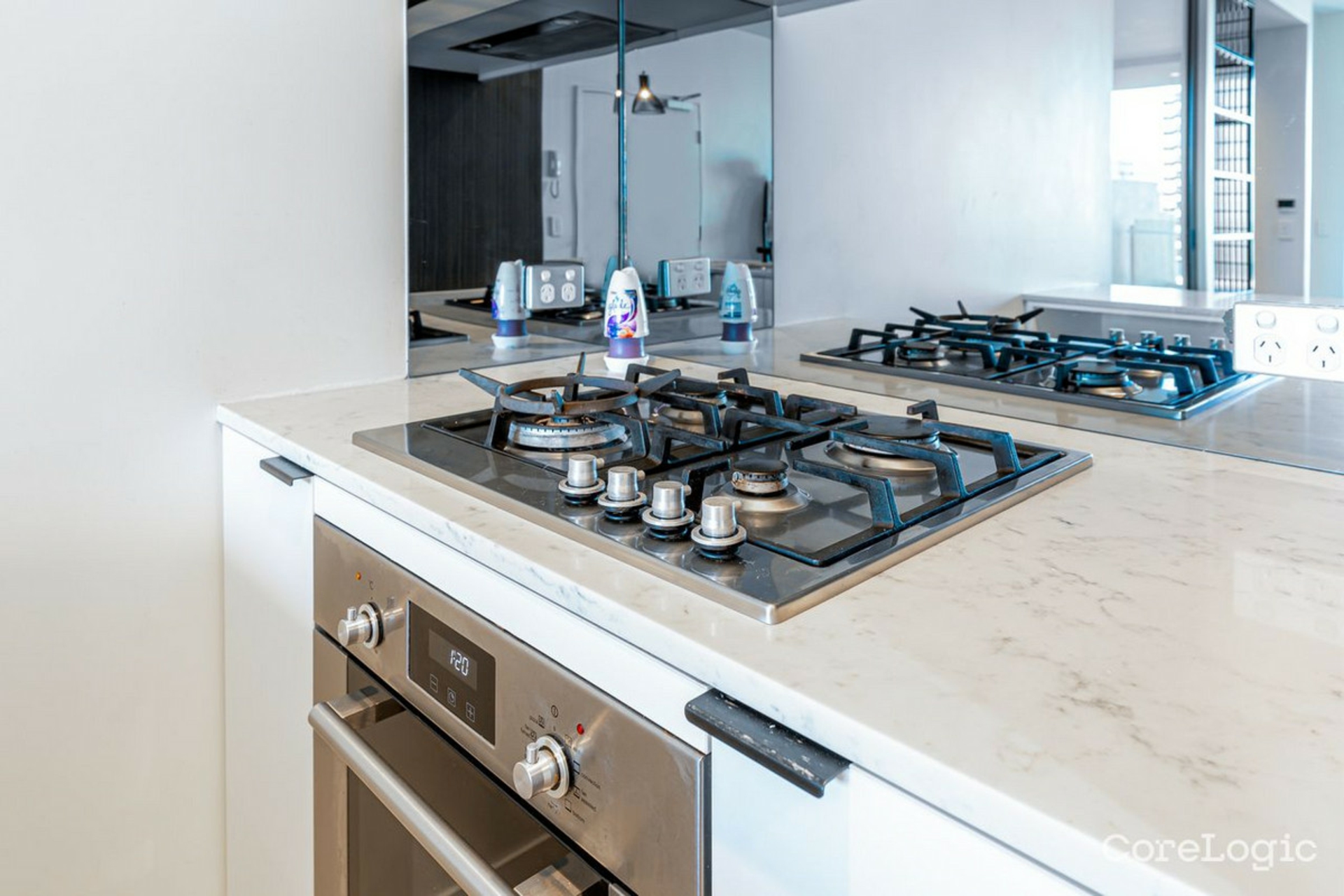 612/2-4 Edmondstone Street, SOUTH BRISBANE