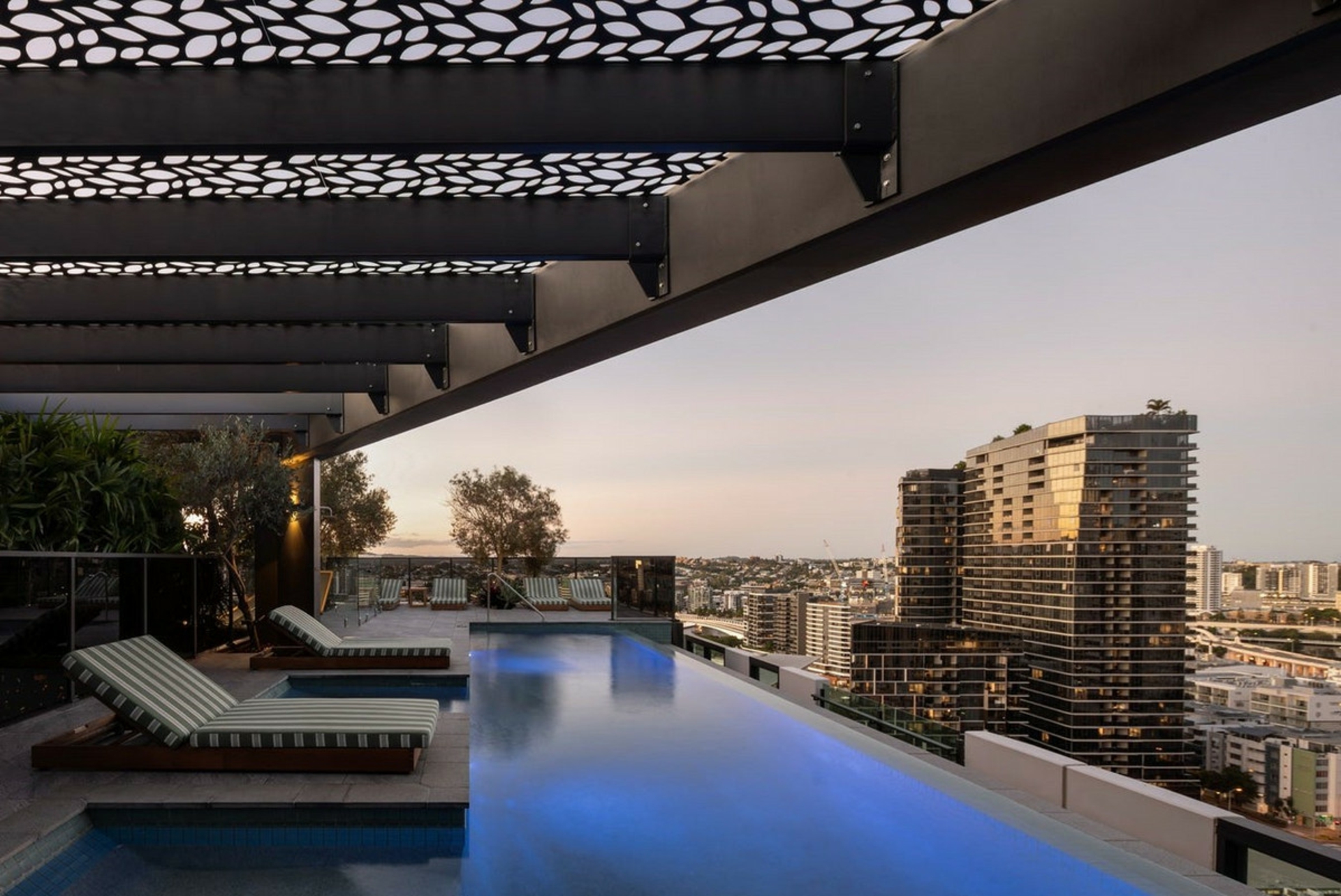 612/2-4 Edmondstone Street, SOUTH BRISBANE