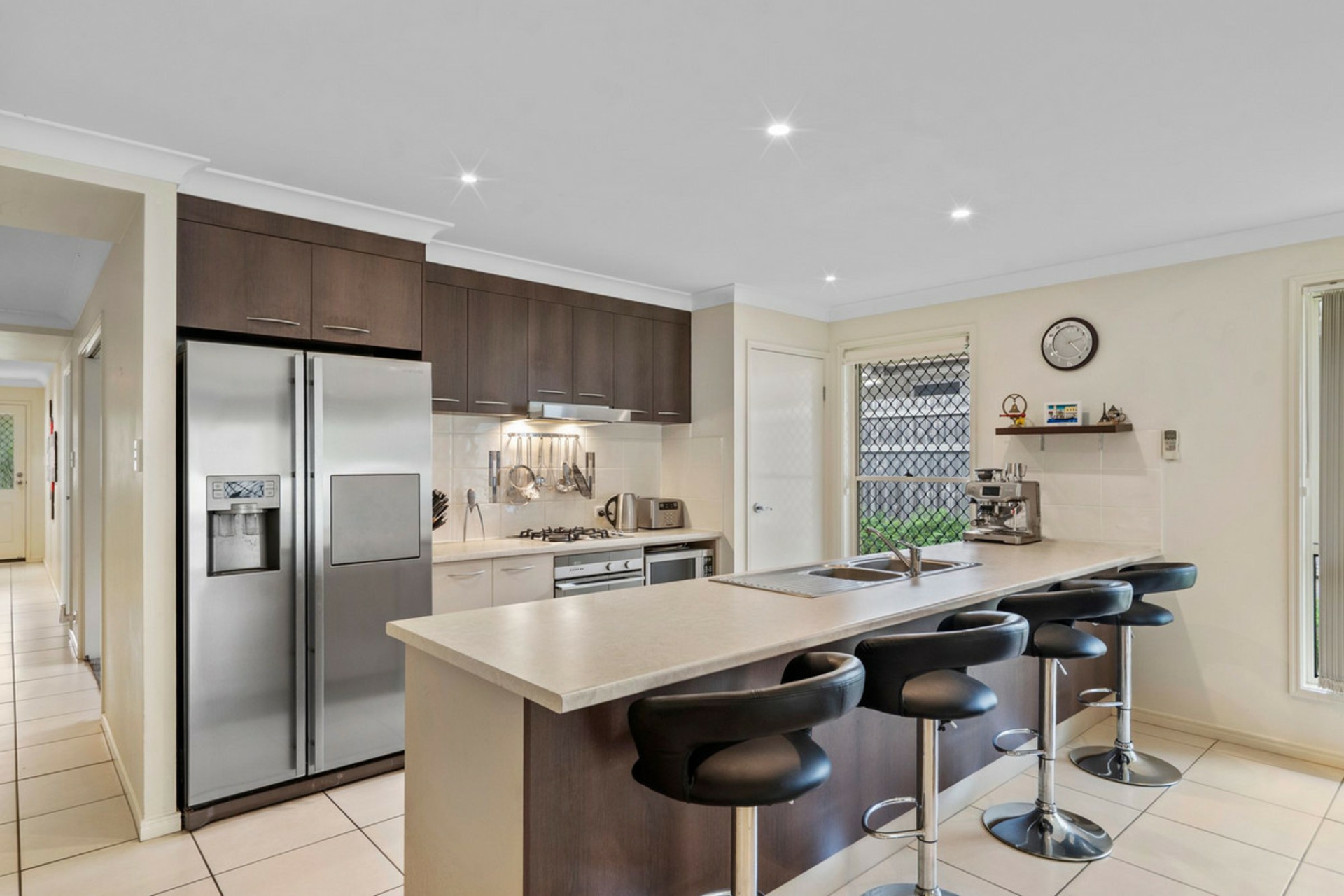 25 Dundee Crescent — photo 5 of 24
