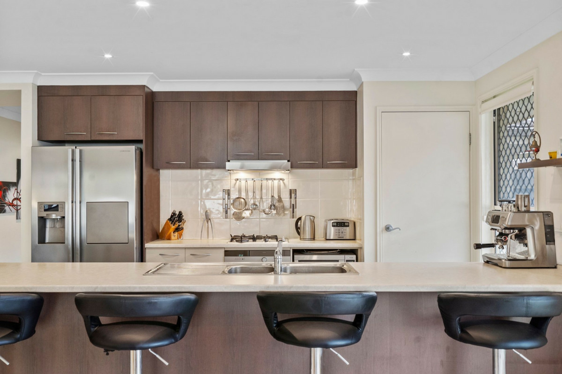 25 Dundee Crescent — photo 6 of 24