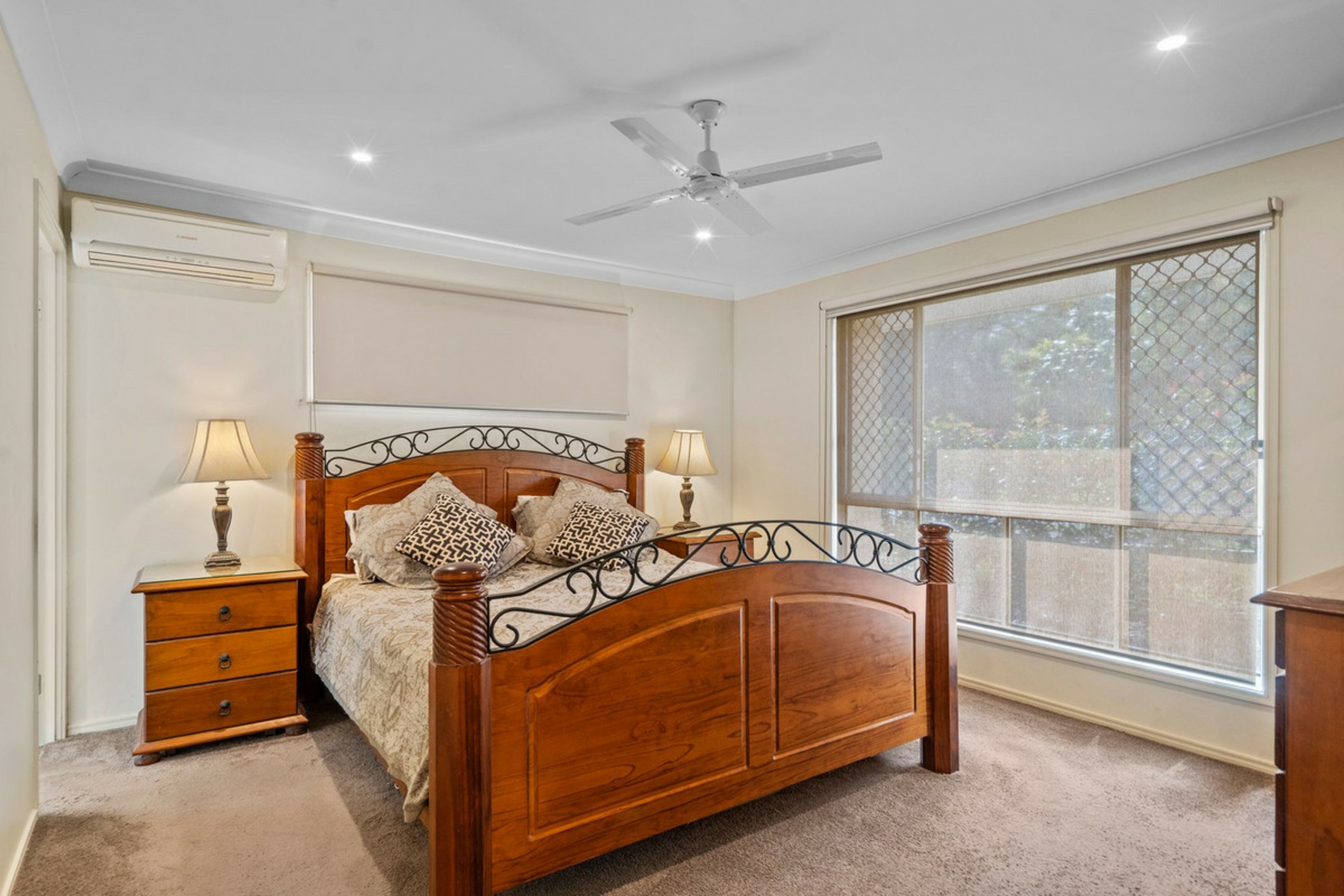 25 Dundee Crescent — photo 10 of 24