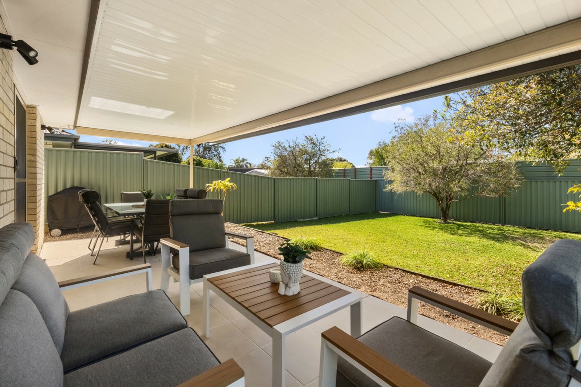 7 Willowie Crescent — photo 2 of 15
