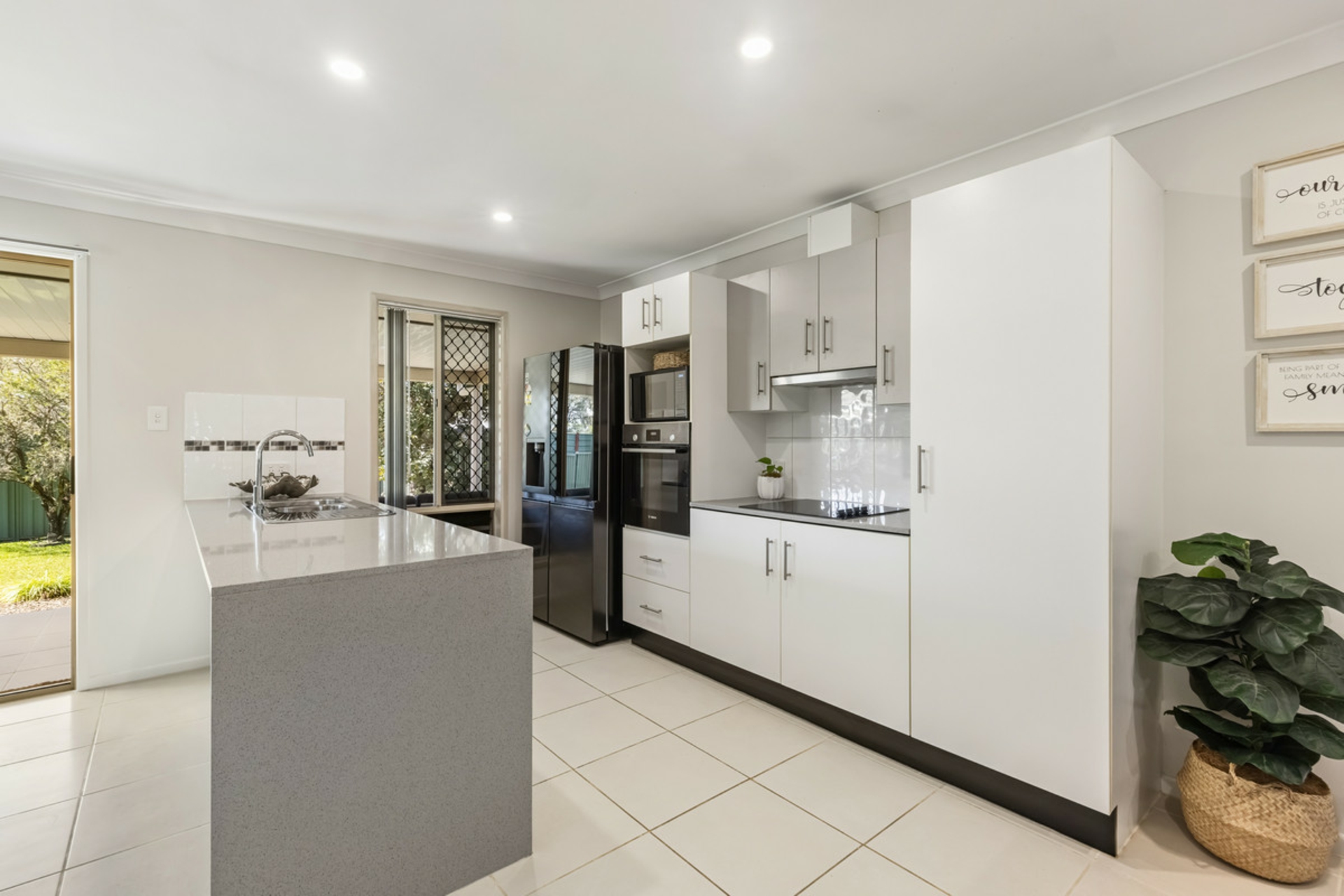 7 Willowie Crescent — photo 9 of 15