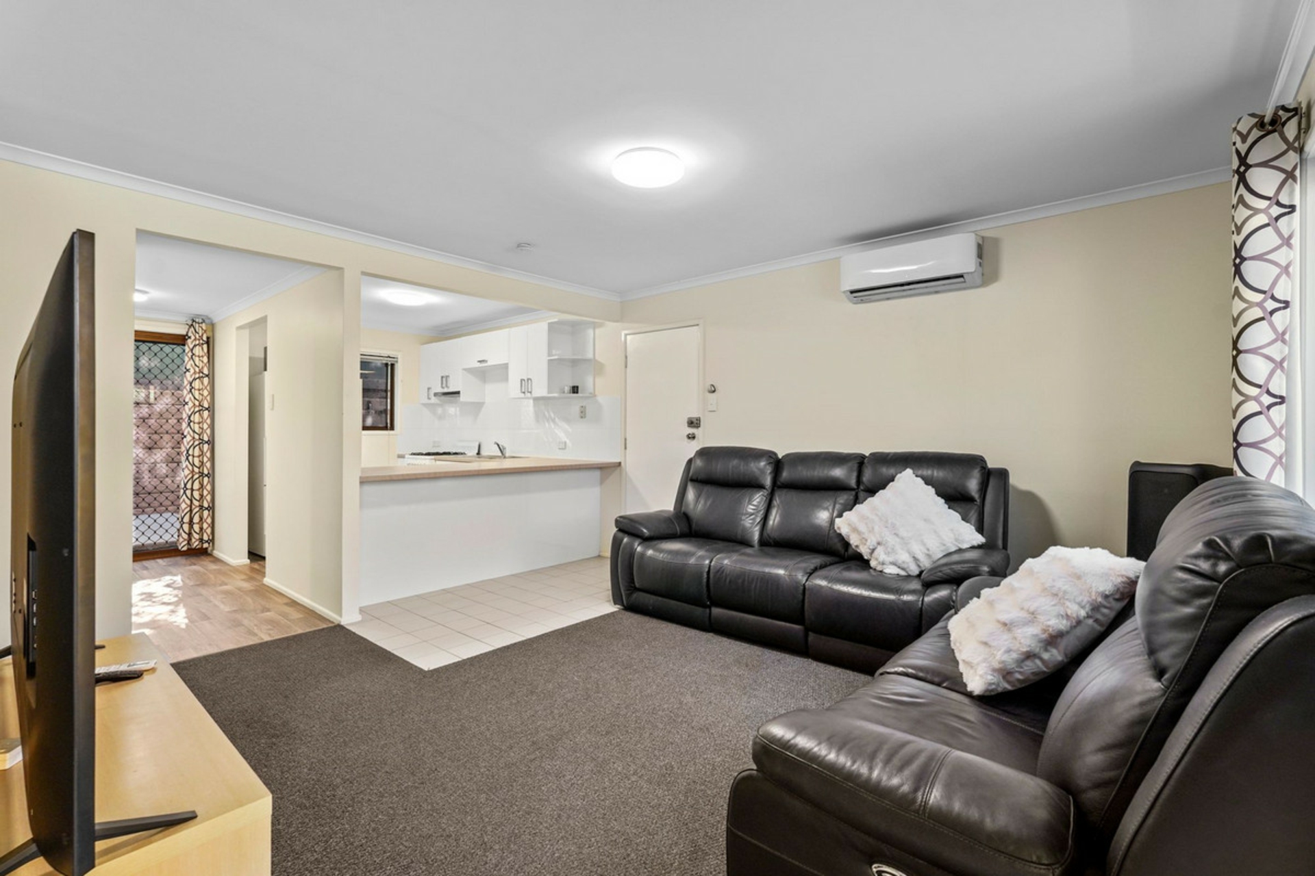 39/111 Kingston Road — photo 5 of 12