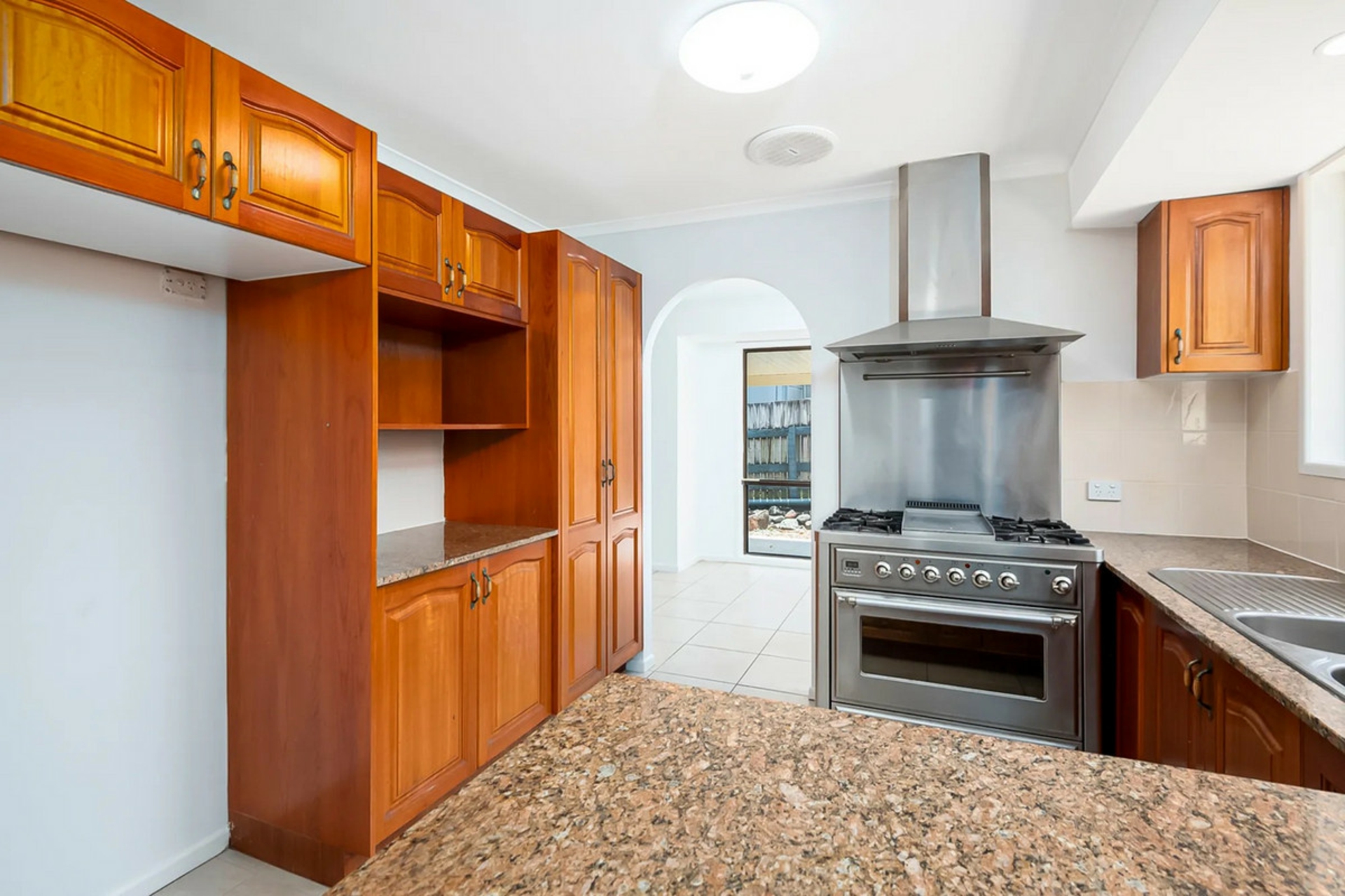 40 Brentwood Drive — photo 3 of 11
