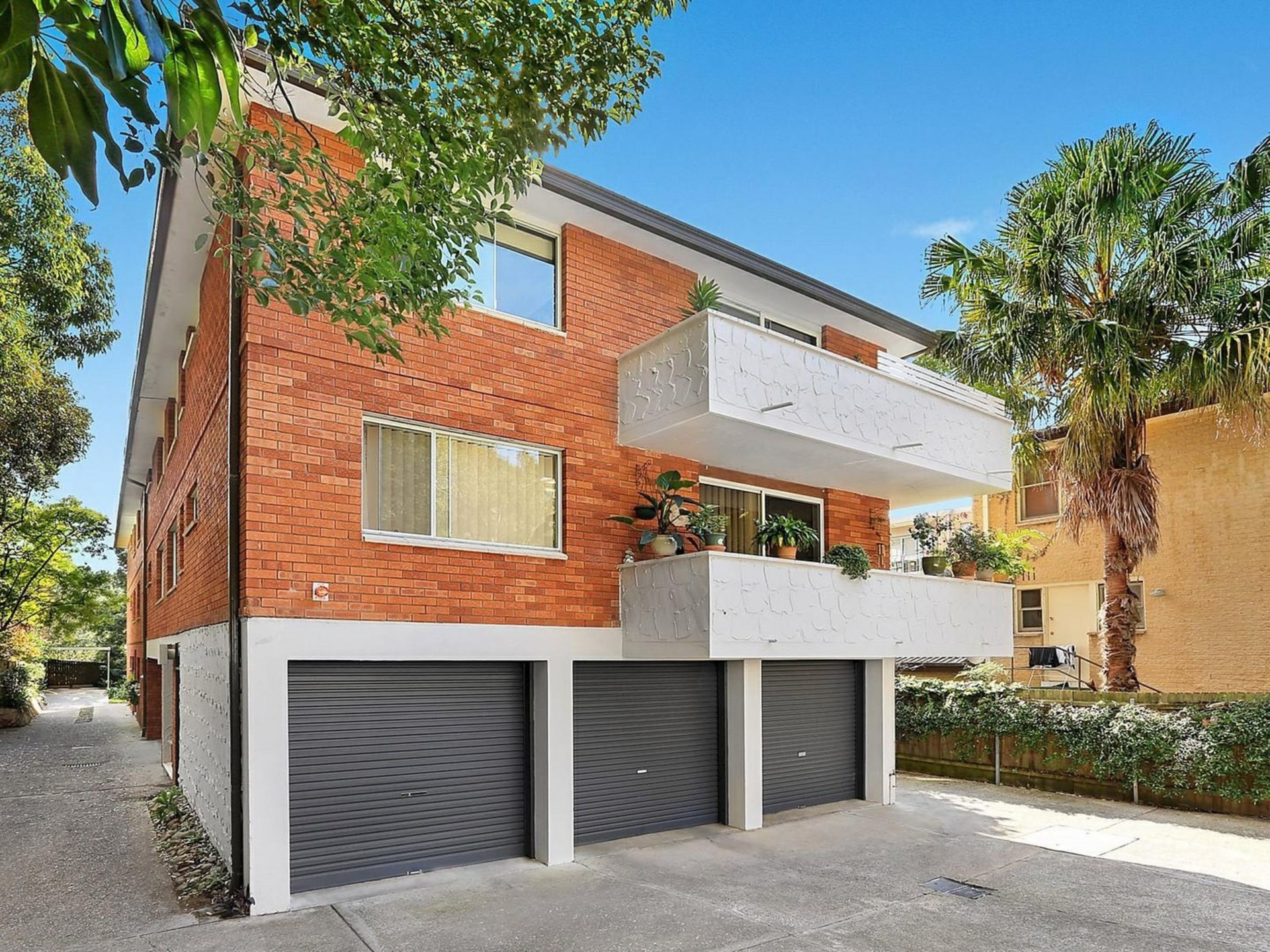 6/30 The Crescent, DEE WHY
