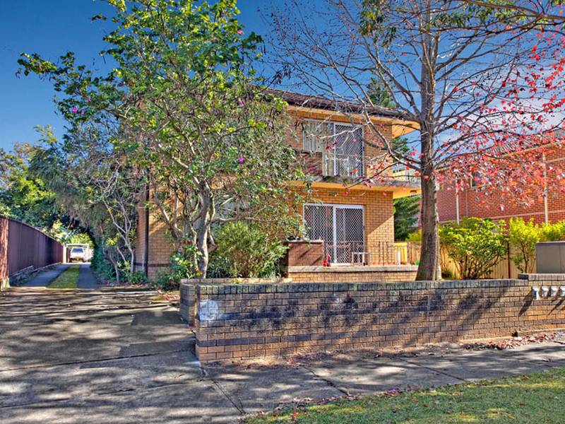 2/42 Third Avenue, Campsie