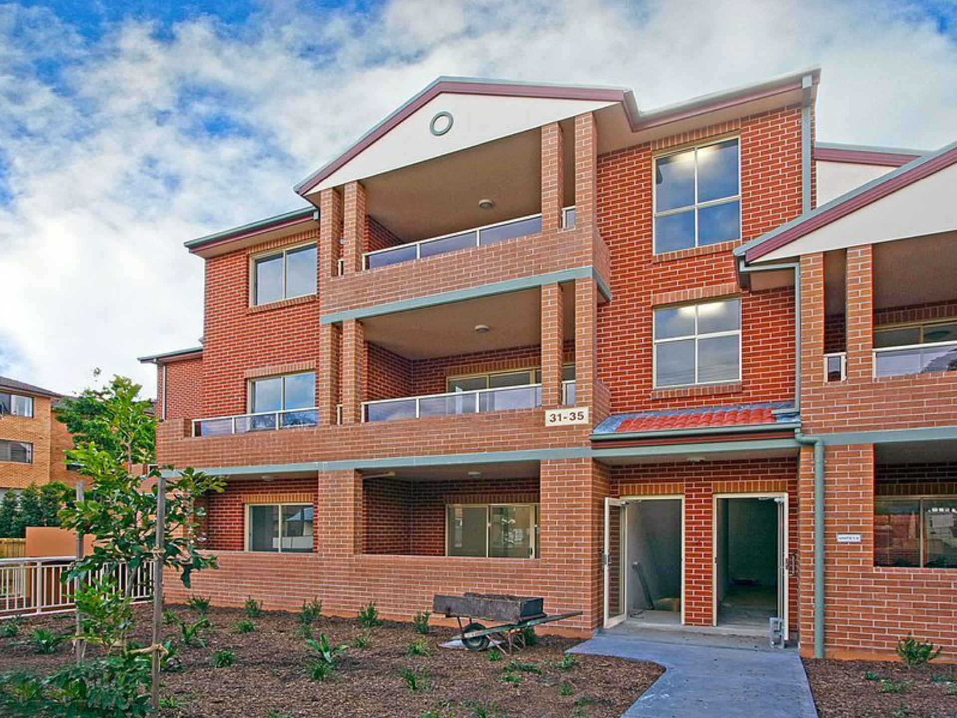 2/31-35 Campsie Street, CAMPSIE